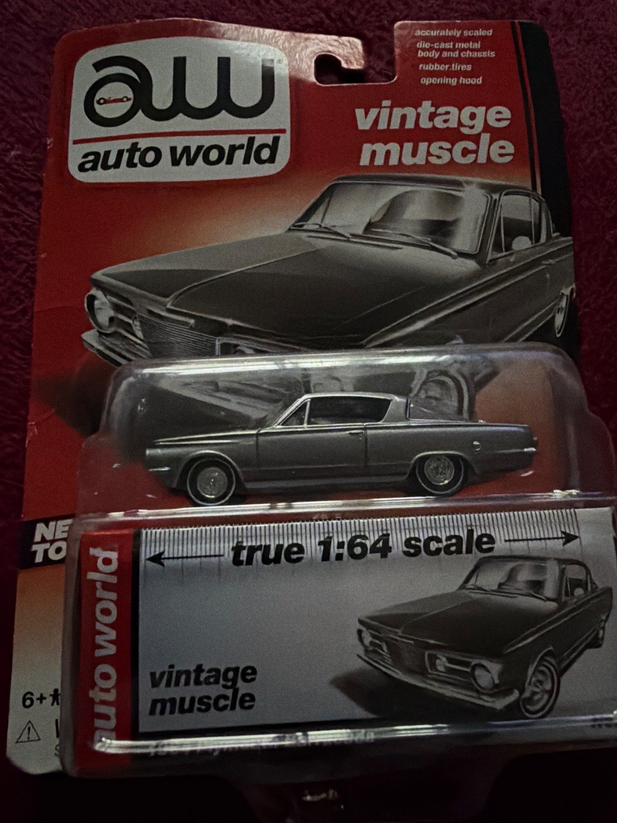 Auto World Vintage Muscle '64 Plumouth Barracuda Auto World Vintage Muscle '64 Plumouth Barracuda