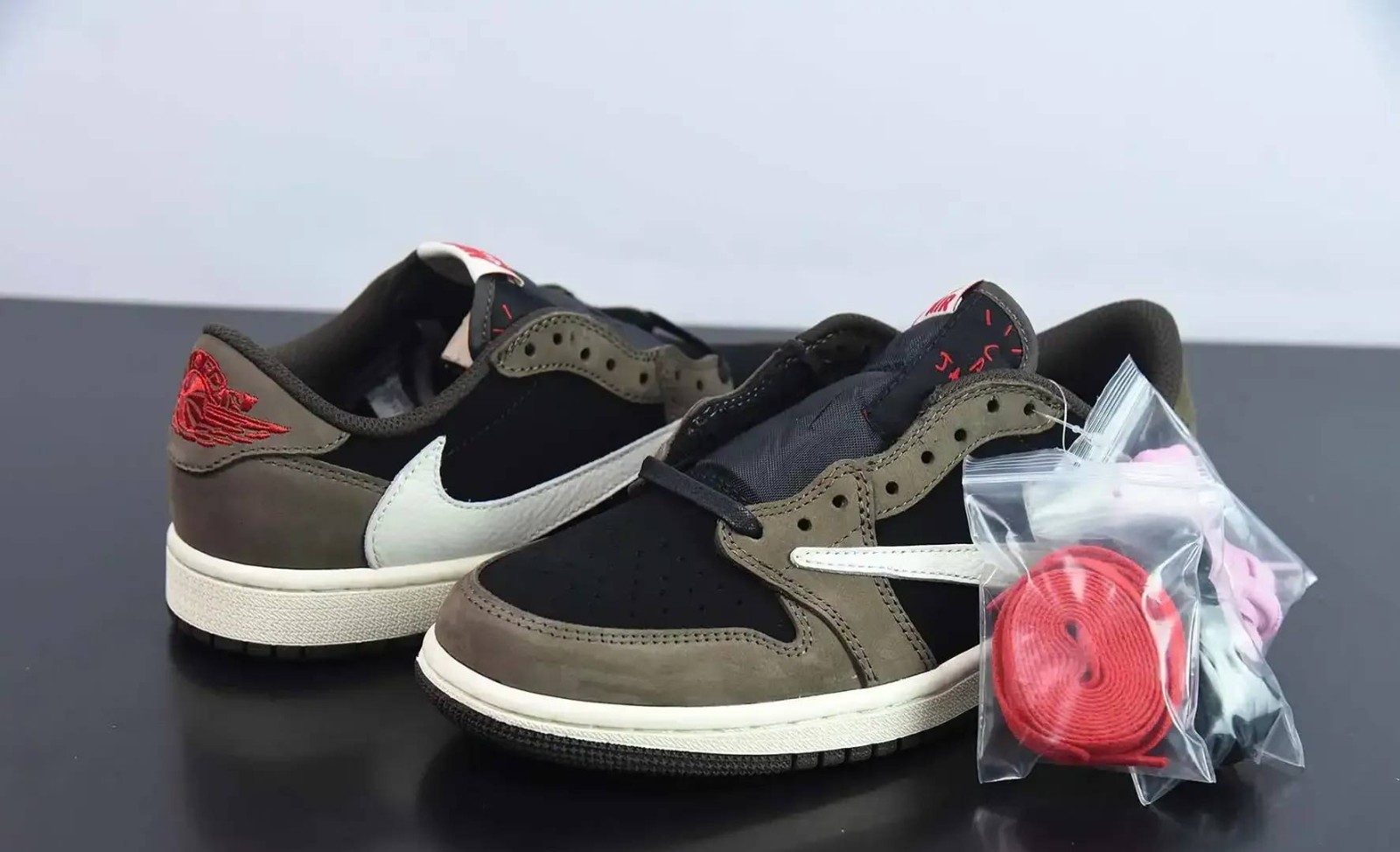 MEN - Size US Travis Sc0tt x Jordan 1 Low OG SP MEN - Size US Travis Sc0tt x Jordan 1 Low OG SP