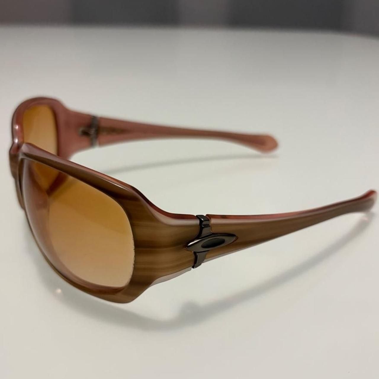 Oakley Script Sunglasses Cappuccino Brown Pink Gradient VR50 Y2K Oakley Script Sunglasses Cappuccino Brown Pink Gradient VR50 Y2K