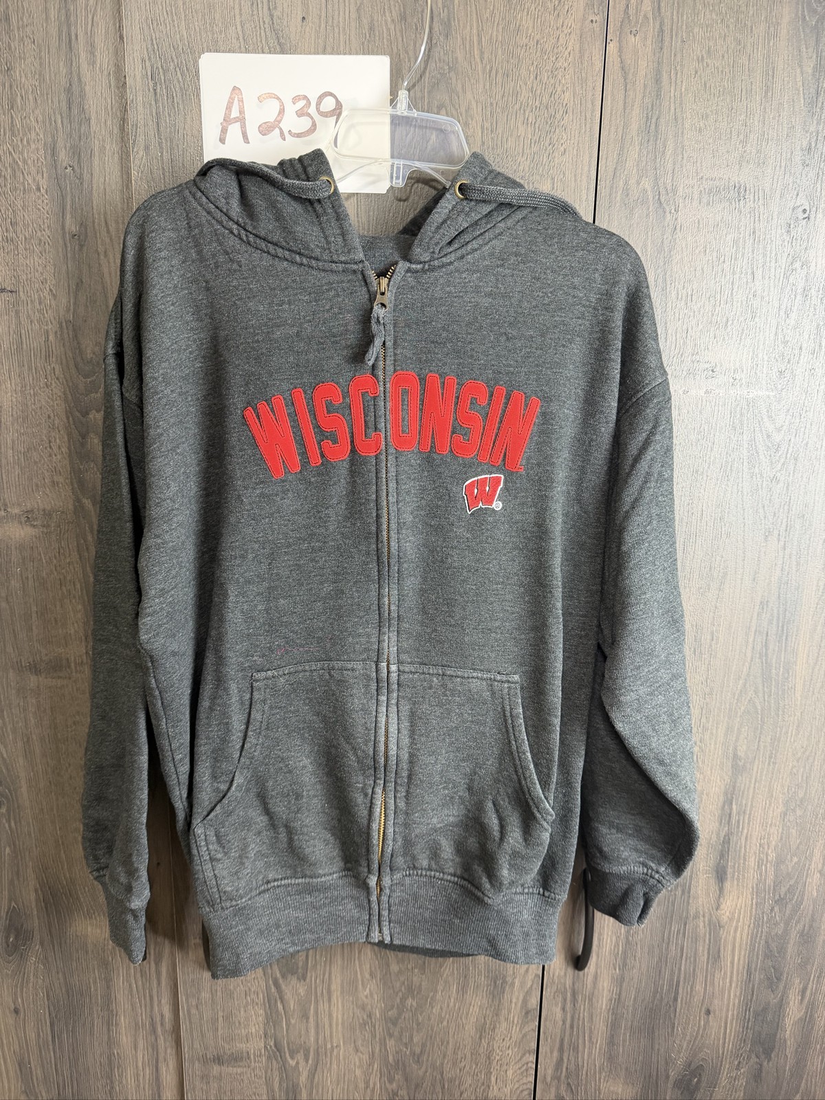 Cadre Wisconsin Badgers Hoodie Sweatshirt Football NCAA Size M Cadre Wisconsin Badgers Hoodie Sweatshirt Football NCAA Size M
