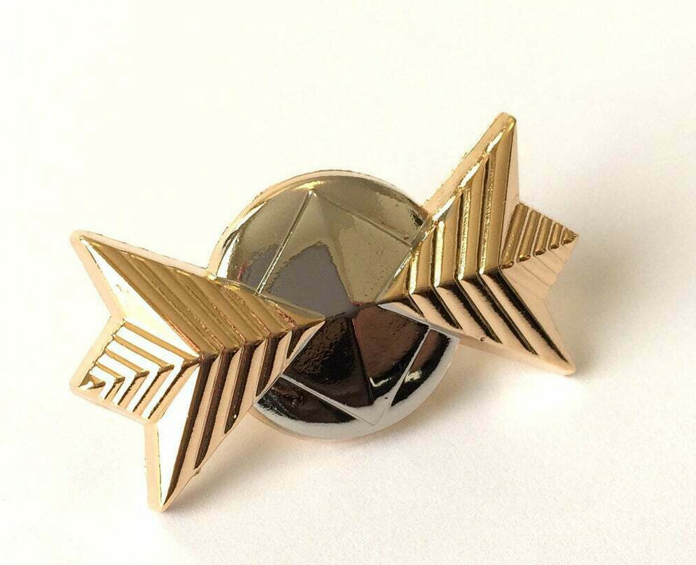Deluxe Star Trek Movies Rank Insignia Pin/ Buckle Collection-U Pick Your Choice Deluxe Star Trek Movies Rank Insignia Pin/ Buckle Collection-U Pick Your Choice
