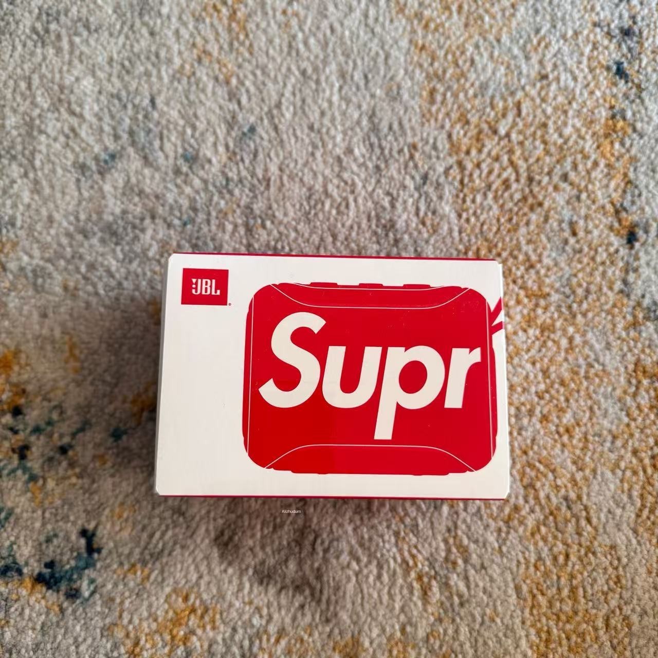SUPREME FW26 JBL Go 5 SPEAKER RED 3.98