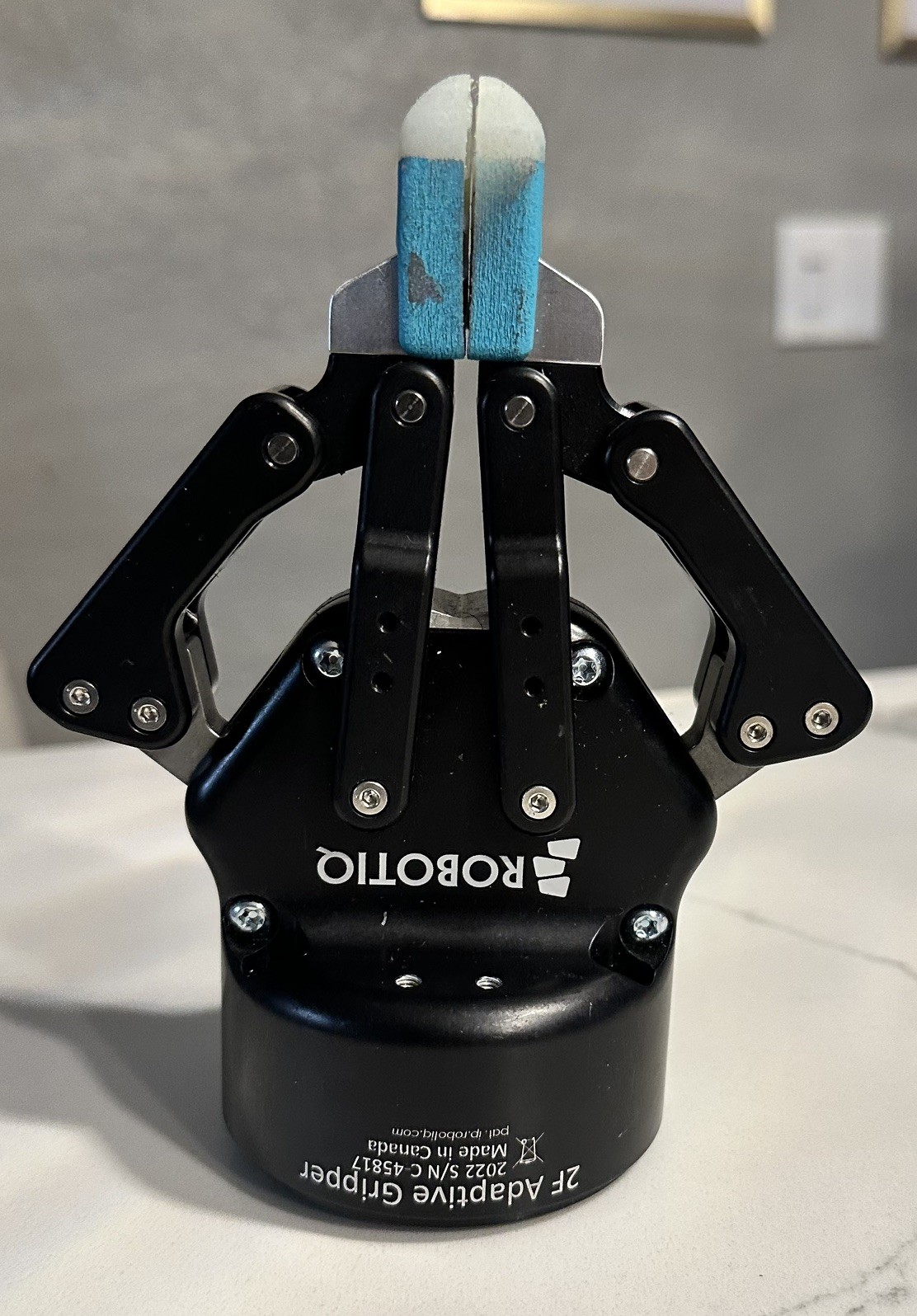 Robotiq 2F-85 Adaptive Gripper - sold as is- no cables or accessories. 