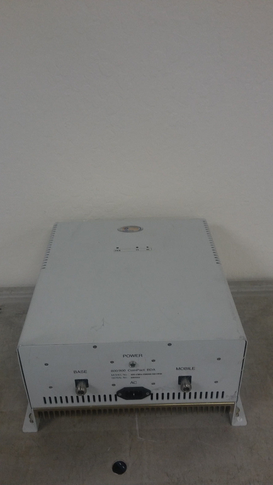 Dekolink Wireless 800-900 mHz RF Signal Amplifier MW-CBDA-SMR800-900-1W80 