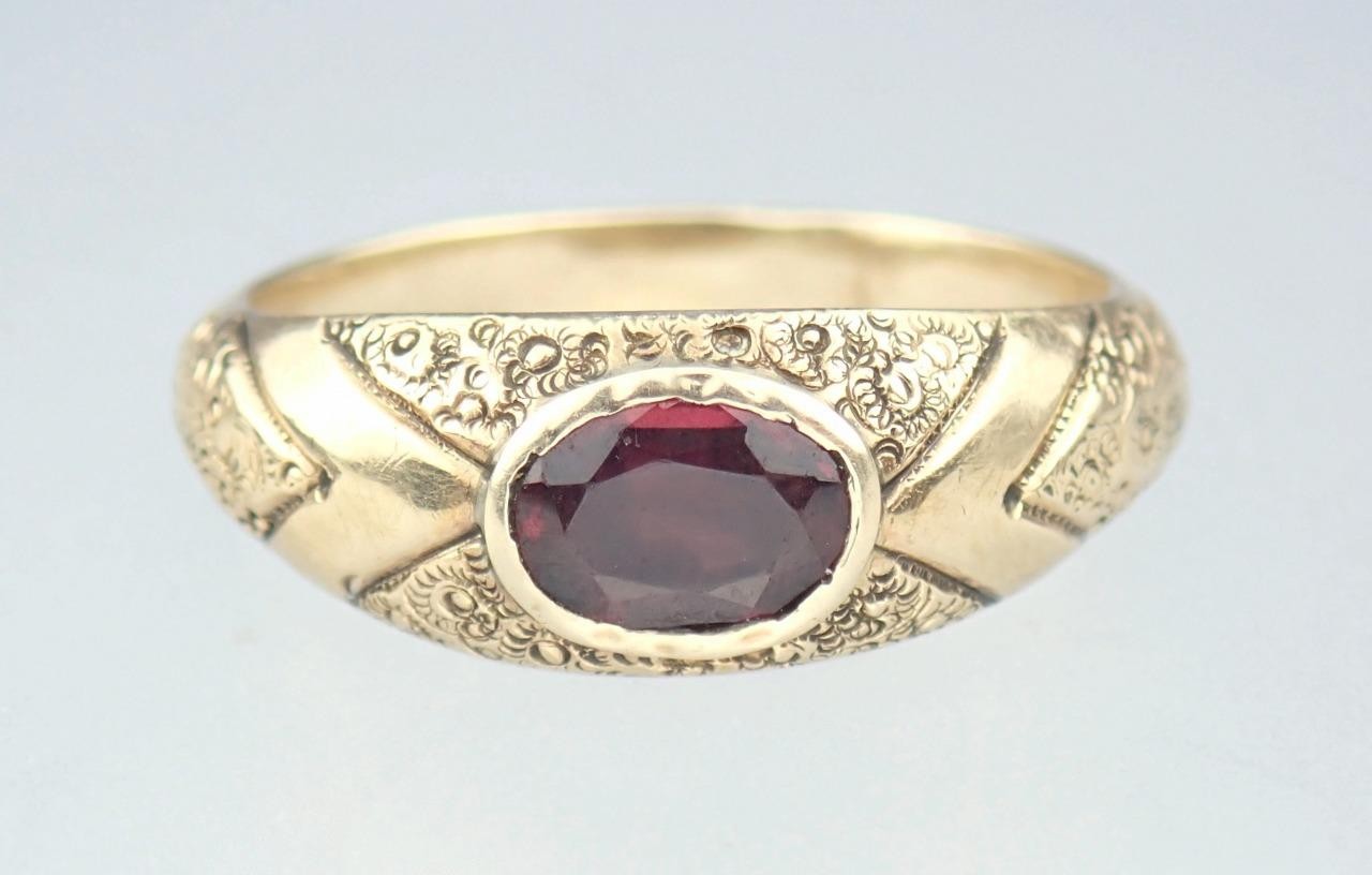Pretty Antique Victorian Solid 9K Gold Garnet Floral Scroll Band Ring Size 5.25