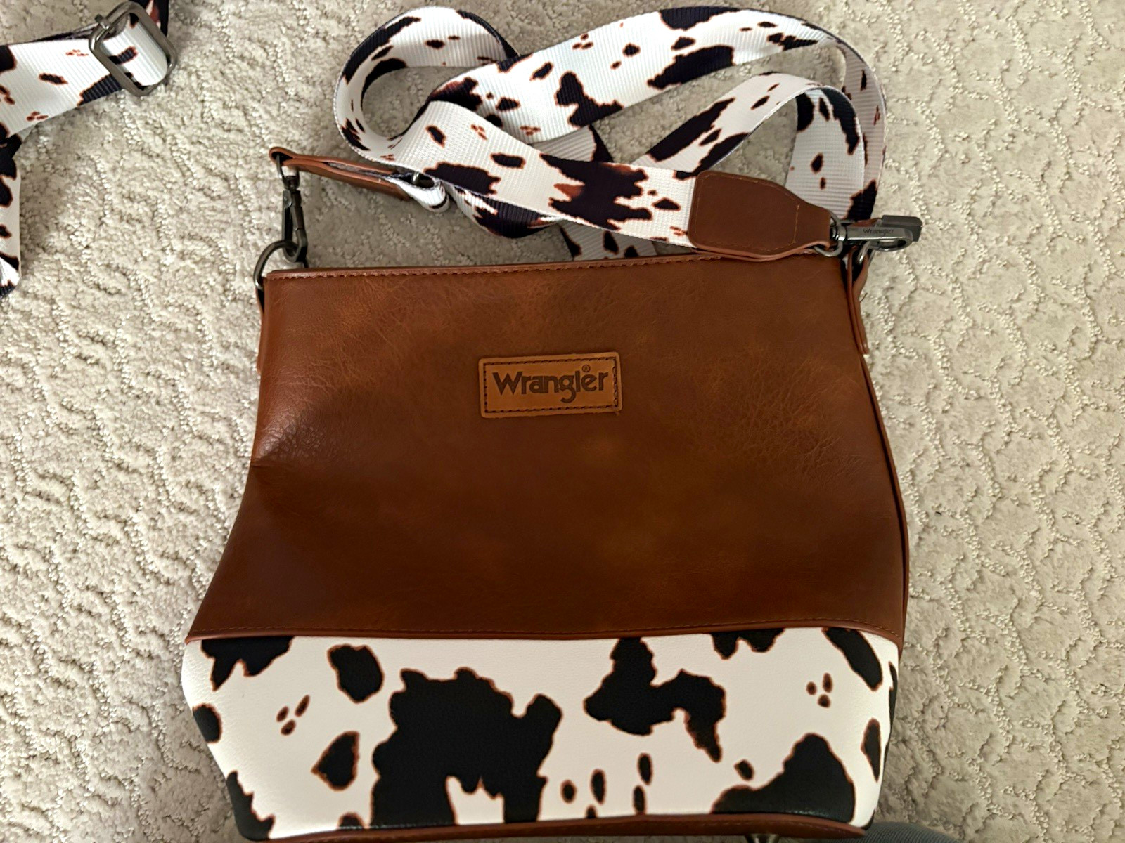Wrangler Women\'s Crossbody Bag Brown Animal Print Adjustable Strap Wrangler Women\'s Crossbody Bag Brown Animal Print Adjustable Strap