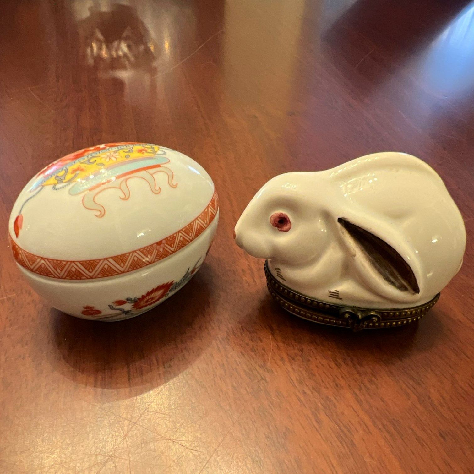 Limoges Porcelain Trinket Boxes Hinged Lid - Rabbit & Floral Egg Shape Limoges Porcelain Trinket Boxes Hinged Lid - Rabbit & Floral Egg Shape