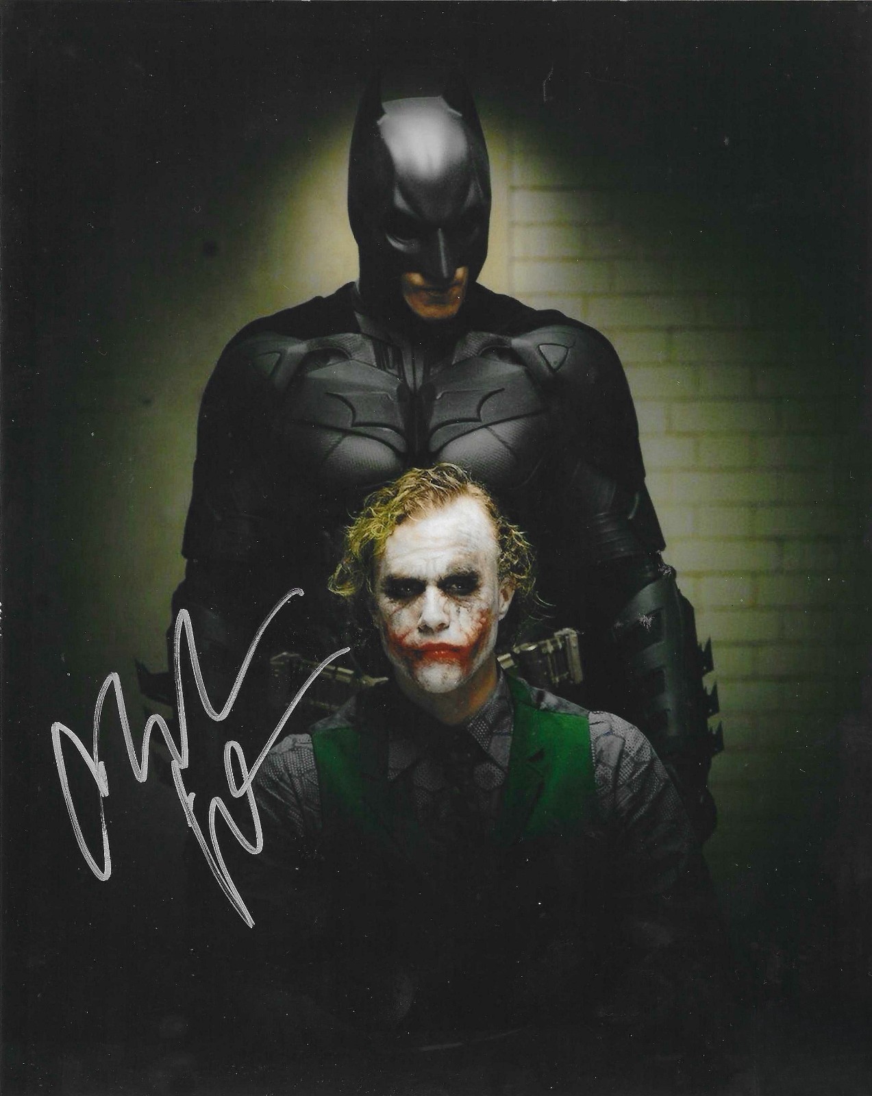 CHRISTIAN BALE BATMAN HAND-SIGNED MOVIE PHOTO – BECKETT BAS AUTHENTICATED