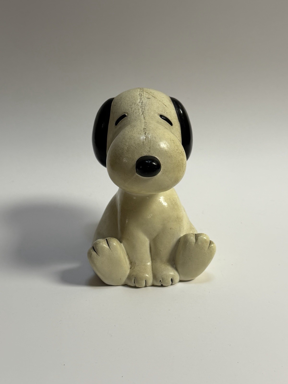 Vintage Peanuts 1960s  Snoopy Vintage Coin Bank 4 Paws, In Front Rare Pose