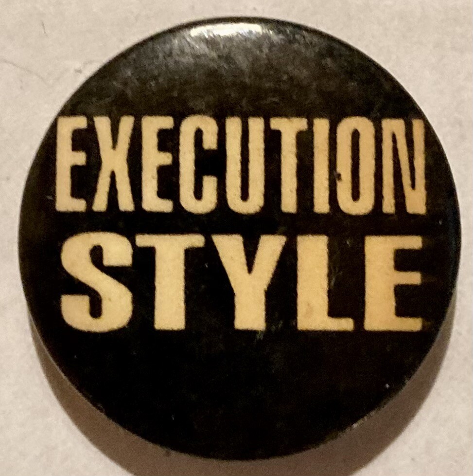 EXECUTION STYLE RARE VINTAGE LATE 90S CLASSIC LOGO/FONT PIN/BADGE TROYCORE