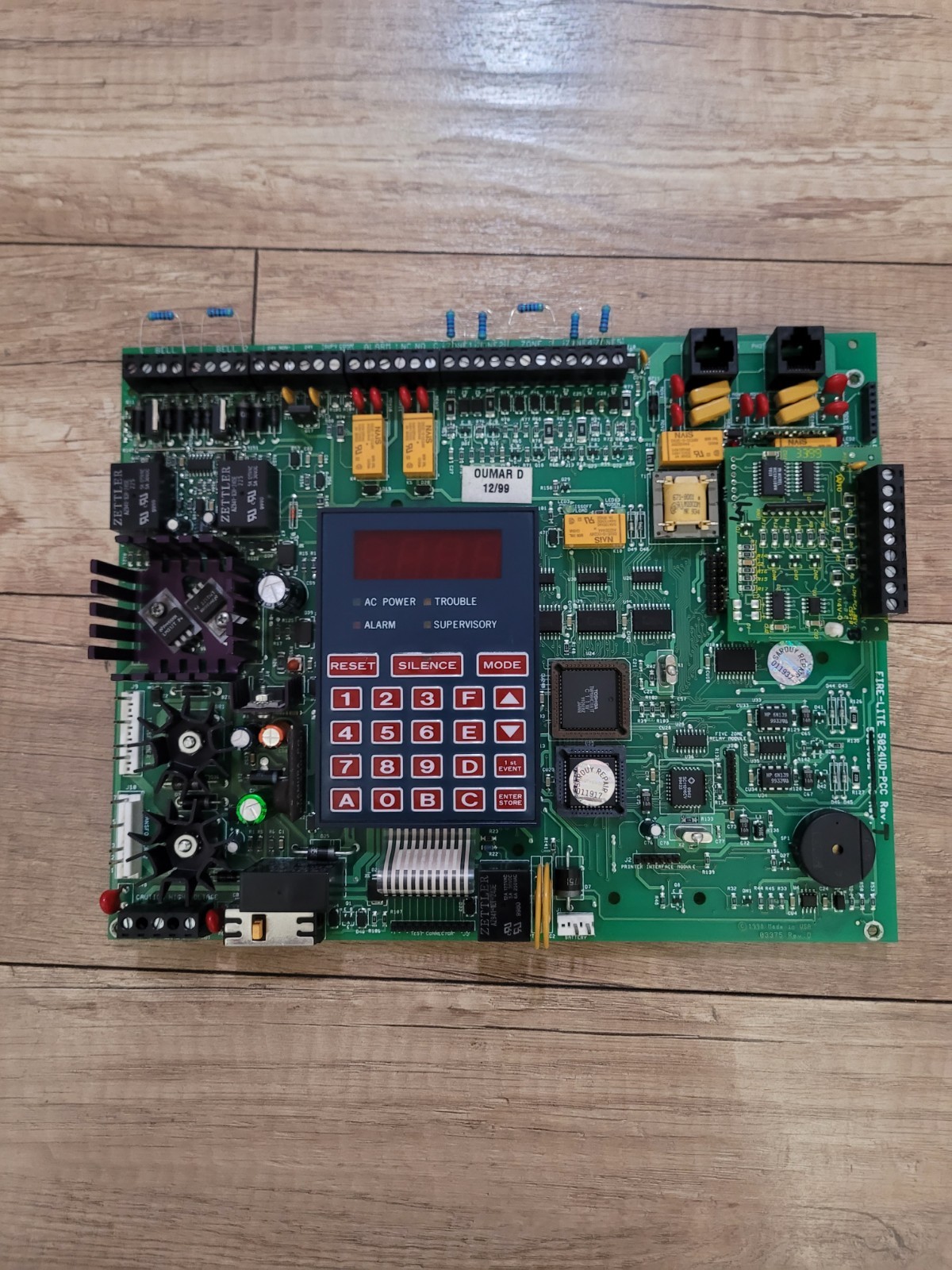 MS-5024 FIRE ALARM  CONTROL  PANEL.  FIRE LITE. [ ZONE 5 ,NAC 2 ].