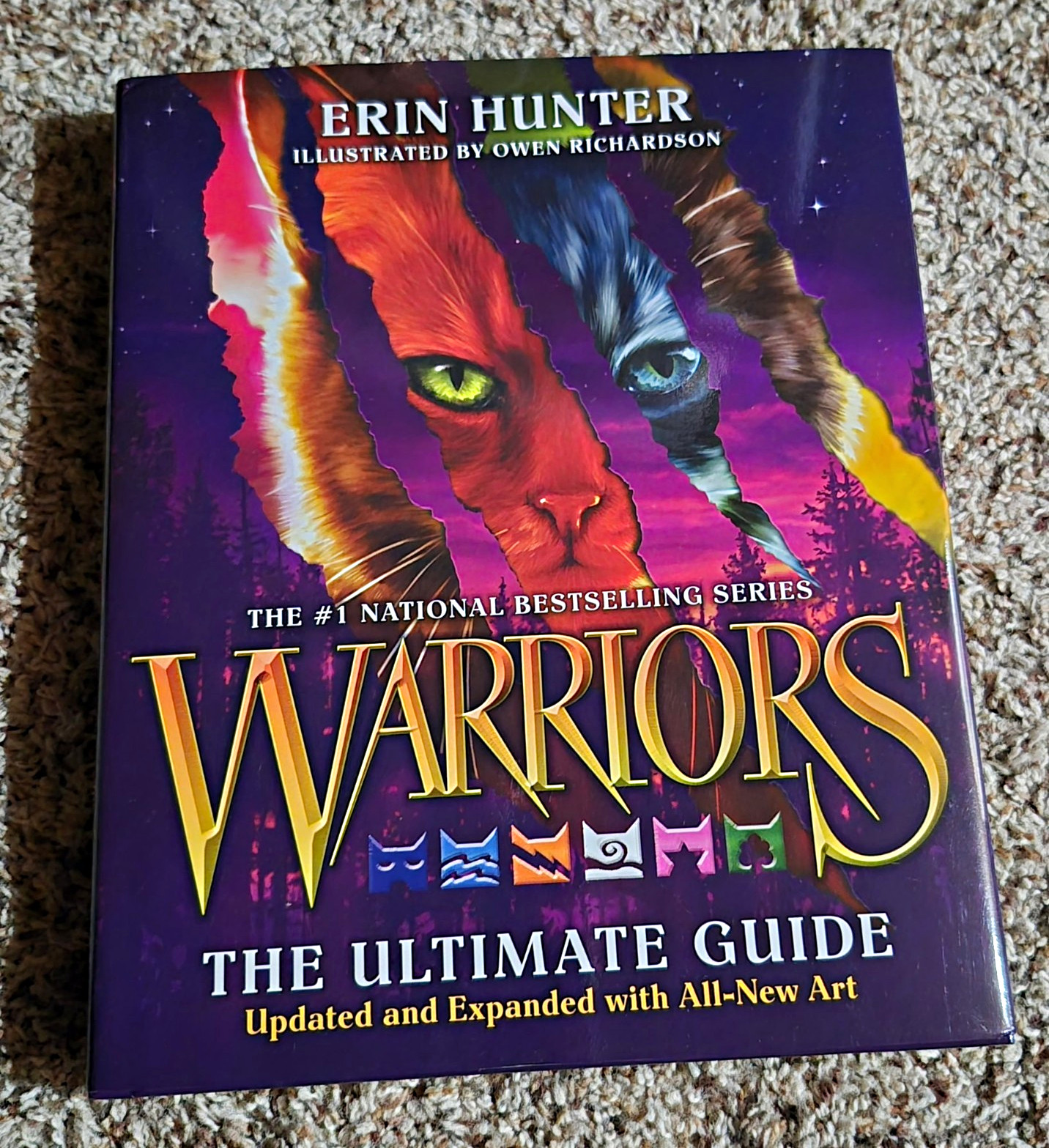 Erin Hunter Warriors: The Ultimate Guide Updated & Expanded Art HC 2023 Erin Hunter Warriors: The Ultimate Guide Updated & Expanded Art HC 2023
