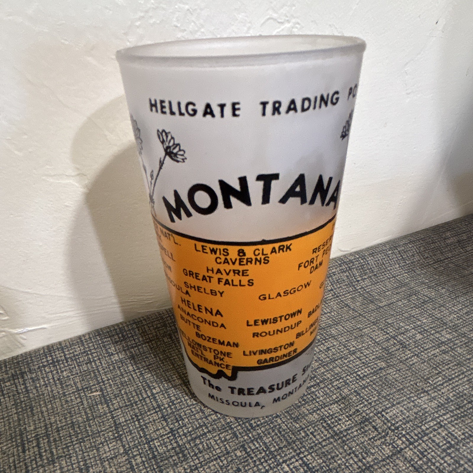 vintage 1950s frosted glass Montana souvenir tumbler vintage 1950s frosted glass Montana souvenir tumbler