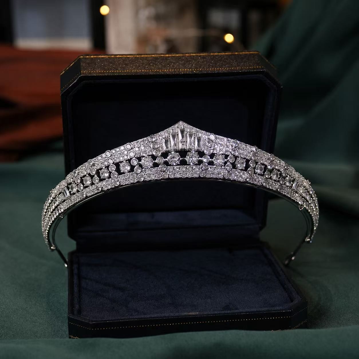 Luxury Crystal Bridal Tiara Crown Princess Wedding Headpiece Silver Rhinestone Luxury Crystal Bridal Tiara Crown Princess Wedding Headpiece Silver Rhinestone