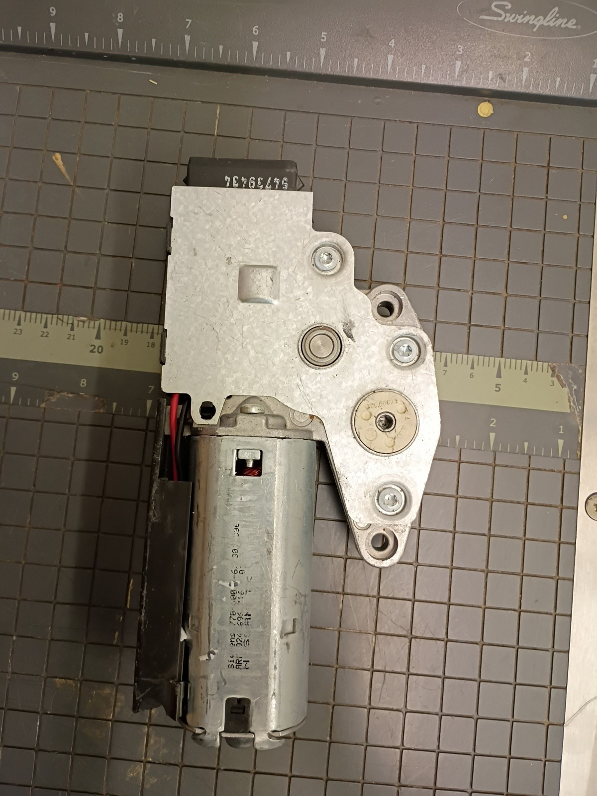 2002-2006 NISSAN ALTIMA SUNROOF MOONROOF MOTOR ASSEMBLY OEM 2002-2006 NISSAN ALTIMA SUNROOF MOONROOF MOTOR ASSEMBLY OEM