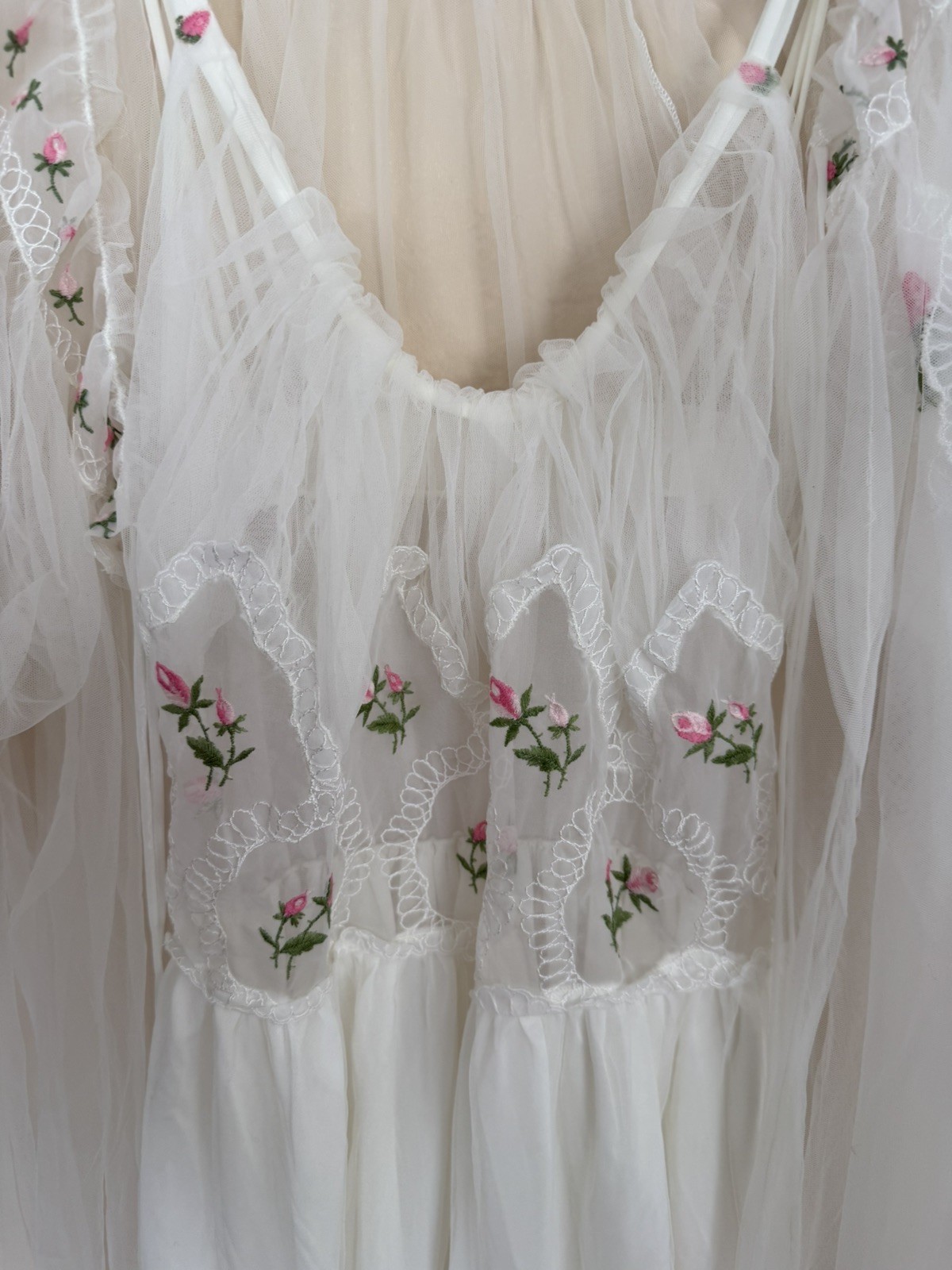 Vtg 50\'s White Nylon chiffon 2 Piece Gown + Robe Peignoir Set Embroidered Roses