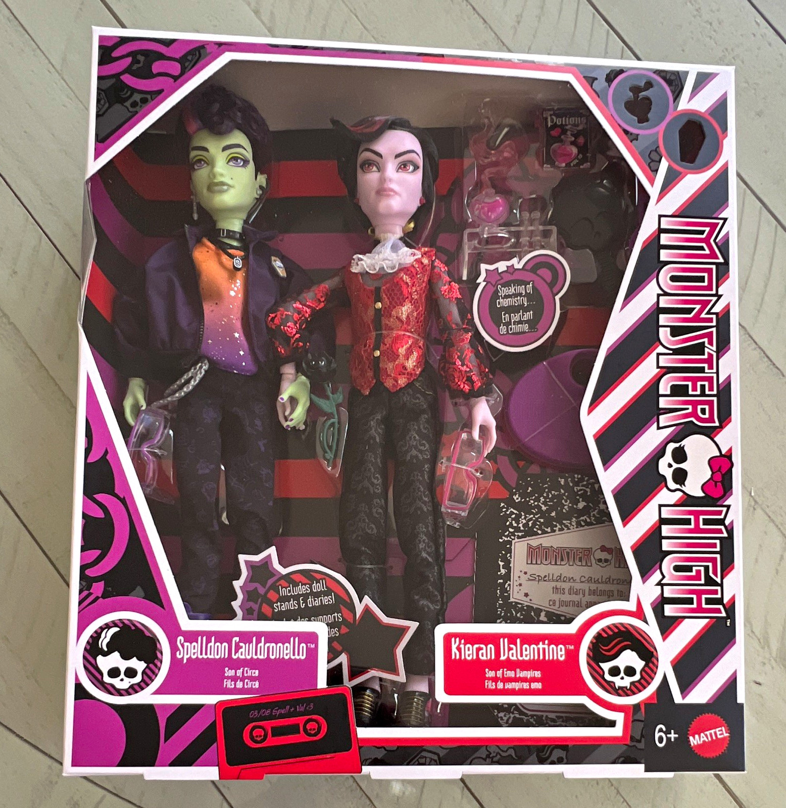 Mattel Monster High Kieran Valentine & Spelldon Cauldronello Doll 2-Pack JHK60 Mattel Monster High Kieran Valentine & Spelldon Cauldronello Doll 2-Pack JHK60