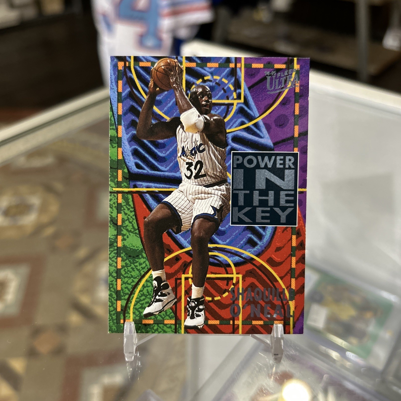 1994-95 Fleer Ultra Power In The Key #7 Shaquille O'Neal Insert Card Magic HOF 1994-95 Fleer Ultra Power In The Key #7 Shaquille O'Neal Insert Card Magic HOF