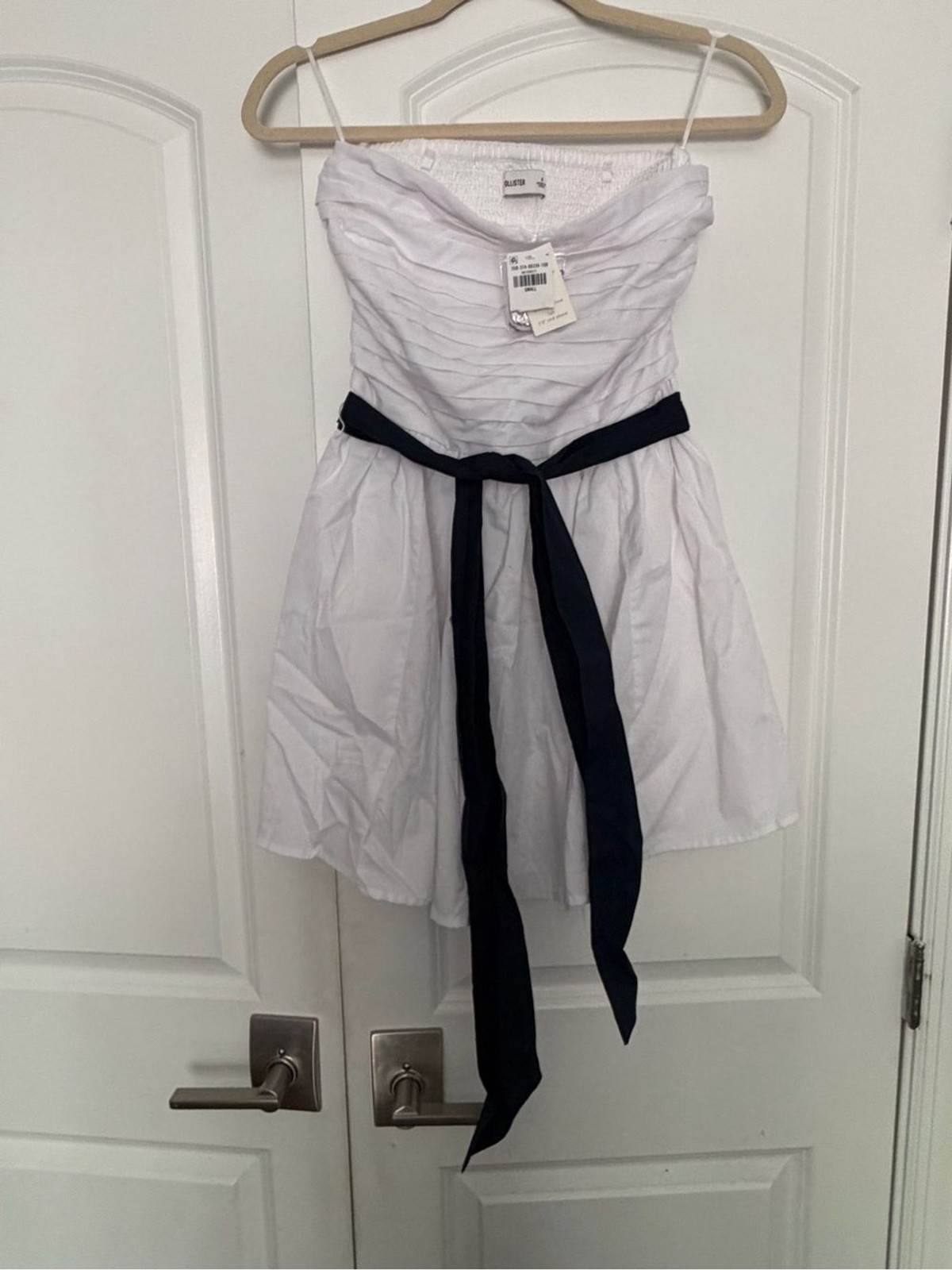 Hollister White Strapless Dress with Navy Sash Hollister White Strapless Dress with Navy Sash