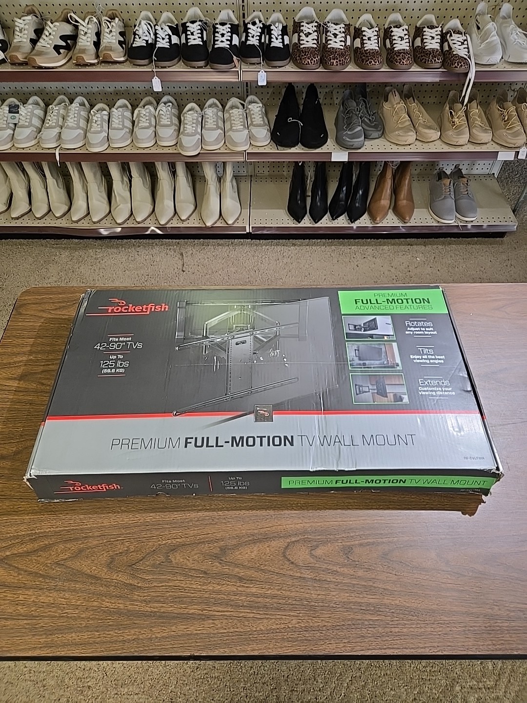 Universal Full-Motion TV Wall Mount 42 Universal Full-Motion TV Wall Mount 42