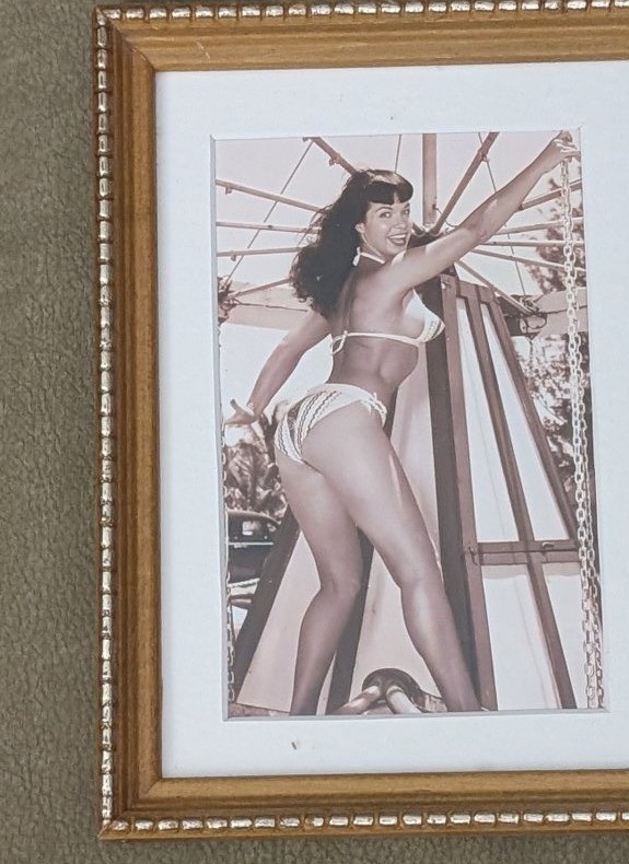 Bettie Page Framed Pin-Up Photograph Sepia Tone Bikini Vintage Style Bettie Page Framed Pin-Up Photograph Sepia Tone Bikini Vintage Style