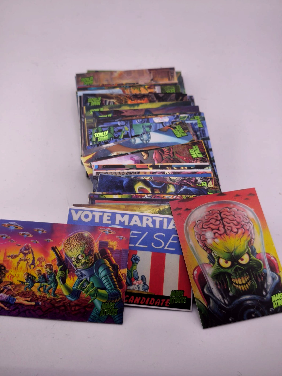Mars Attack Invasion COMPLETE BASE SET 95 Trading Cards 2013 Topps
