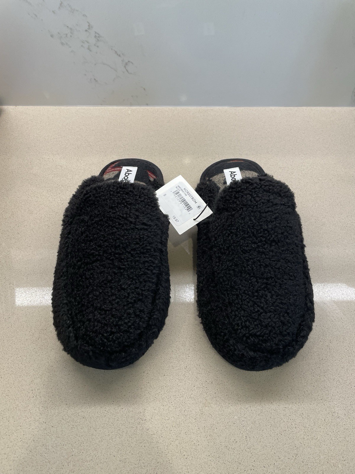 Mens Abound Robbie Black Faux Shearling Comfort Mule Slippers Size S 7-8 GUC Mens Abound Robbie Black Faux Shearling Comfort Mule Slippers Size S 7-8 GUC