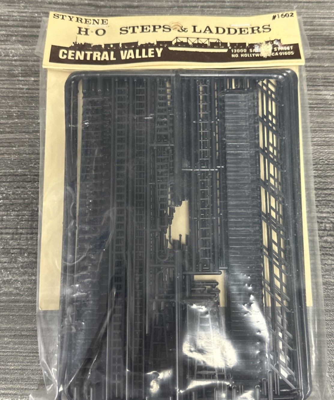 Central Valley HO Scale Kit #1602 Steps & Ladders NIP