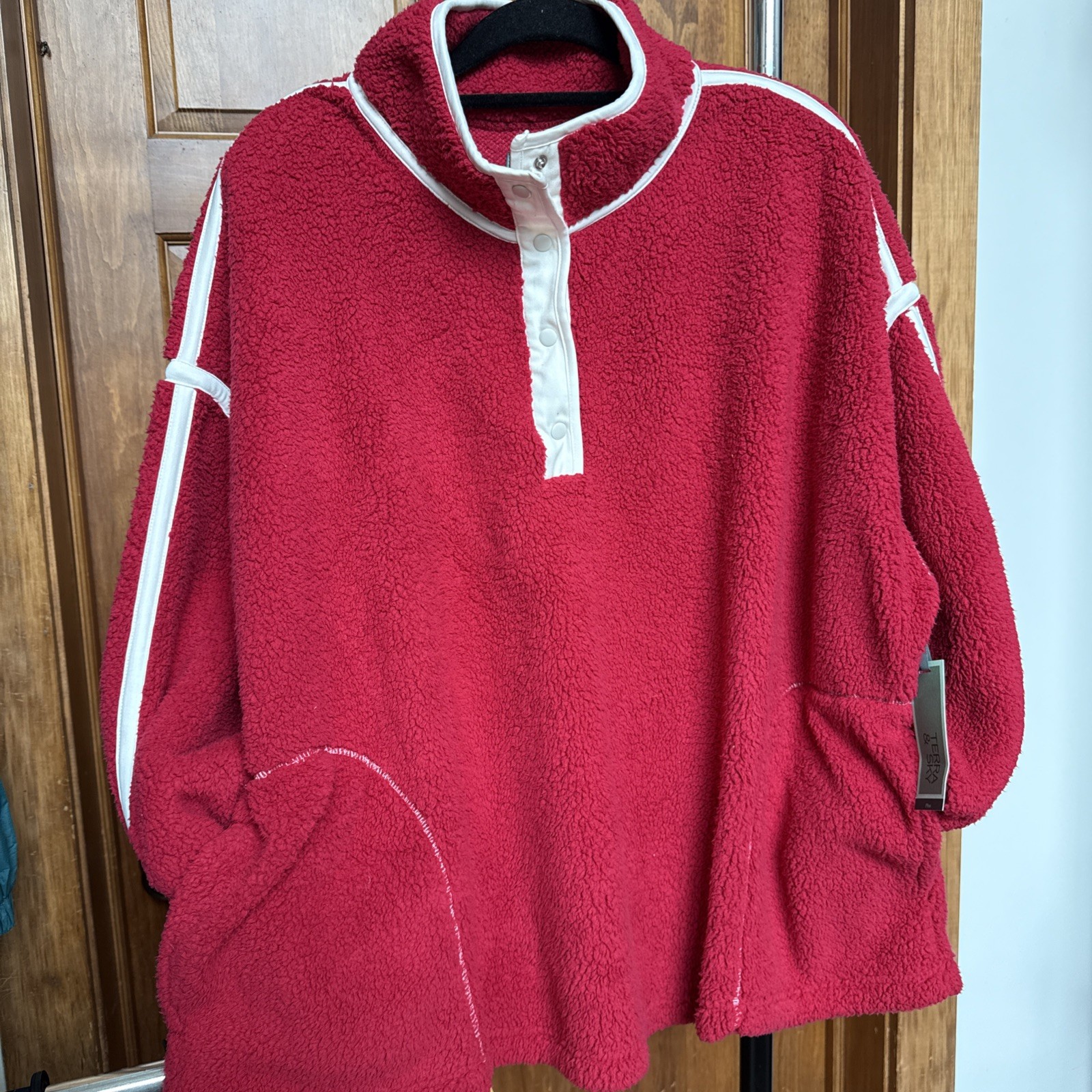 Women\'s Terra & Sky Plus 4X Sherpa Quarter-snap Sweatshirt Apple Red White SOFT Women\'s Terra & Sky Plus 4X Sherpa Quarter-snap Sweatshirt Apple Red White SOFT