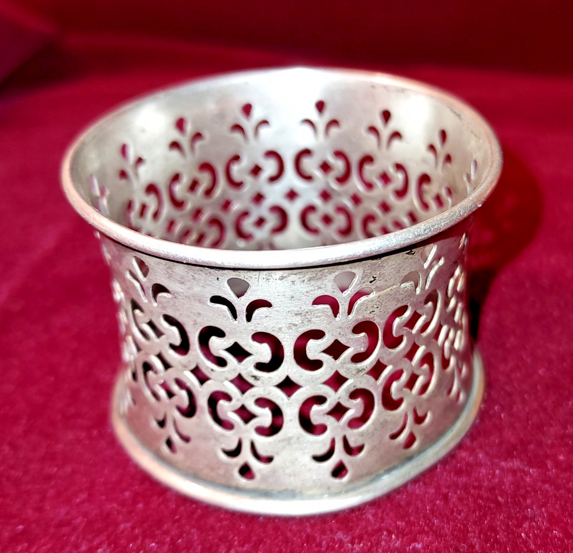 Vintage Gorham Sterling Napkin Ring B2591, weighs 19 grams