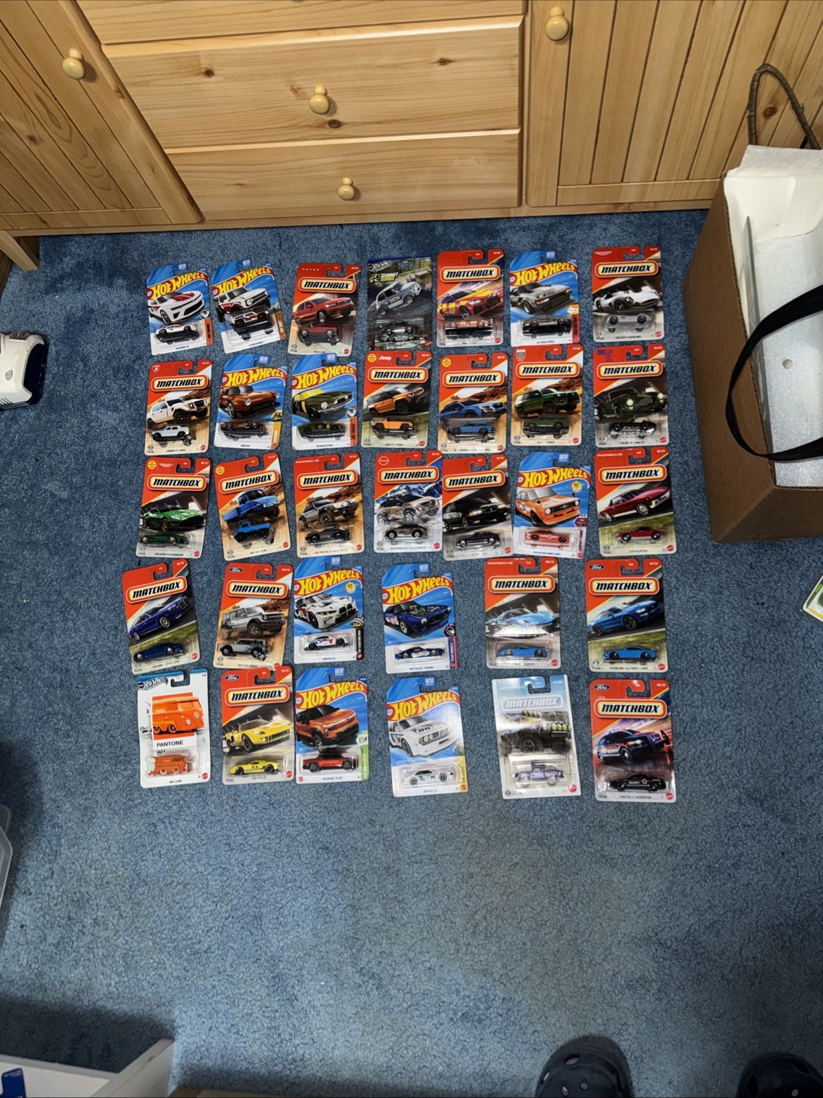Hot Wheels/Matchbox Random Lot of 33 Diecast New Unopened Read Description