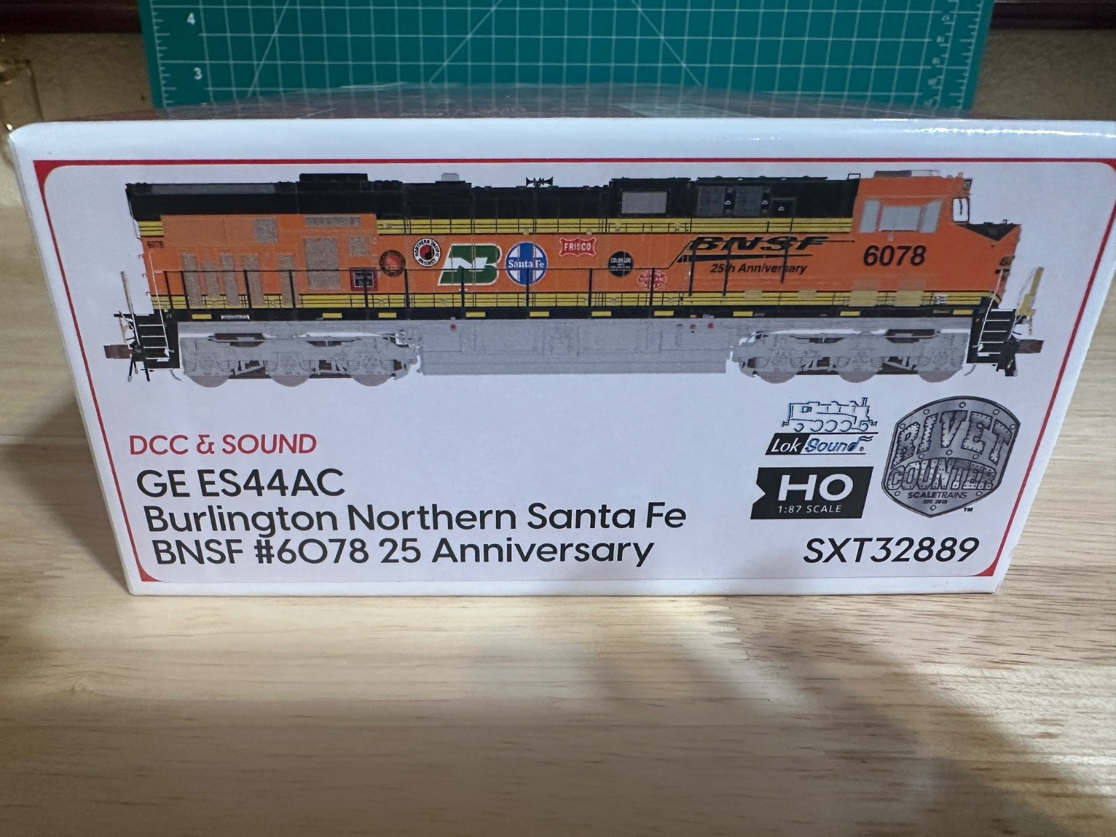 ScaleTrains Rivet Counter HO scale GE ES44AC BNSF #6078 25th Anniversary DCC SND ScaleTrains Rivet Counter HO scale GE ES44AC BNSF #6078 25th Anniversary DCC SND