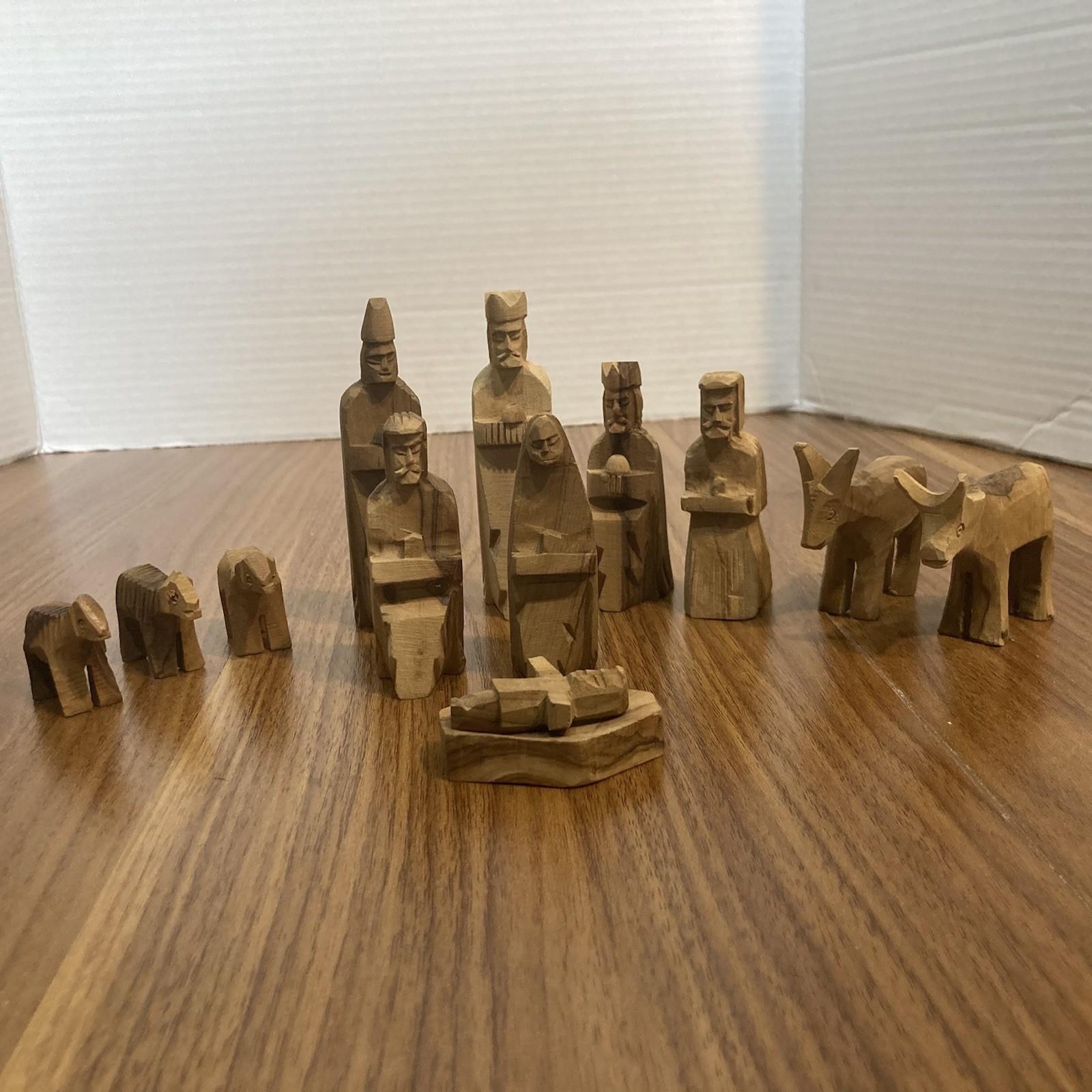 Vintage Hand Carved Olive Wood Nativity 12 Piece Set Christmas Figures Vintage Hand Carved Olive Wood Nativity 12 Piece Set Christmas Figures