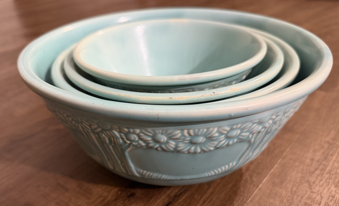 Vintage 1930s Homer Laughlin Apple Tree Nesting Mixing Bowls Aqua Blue Set of 4