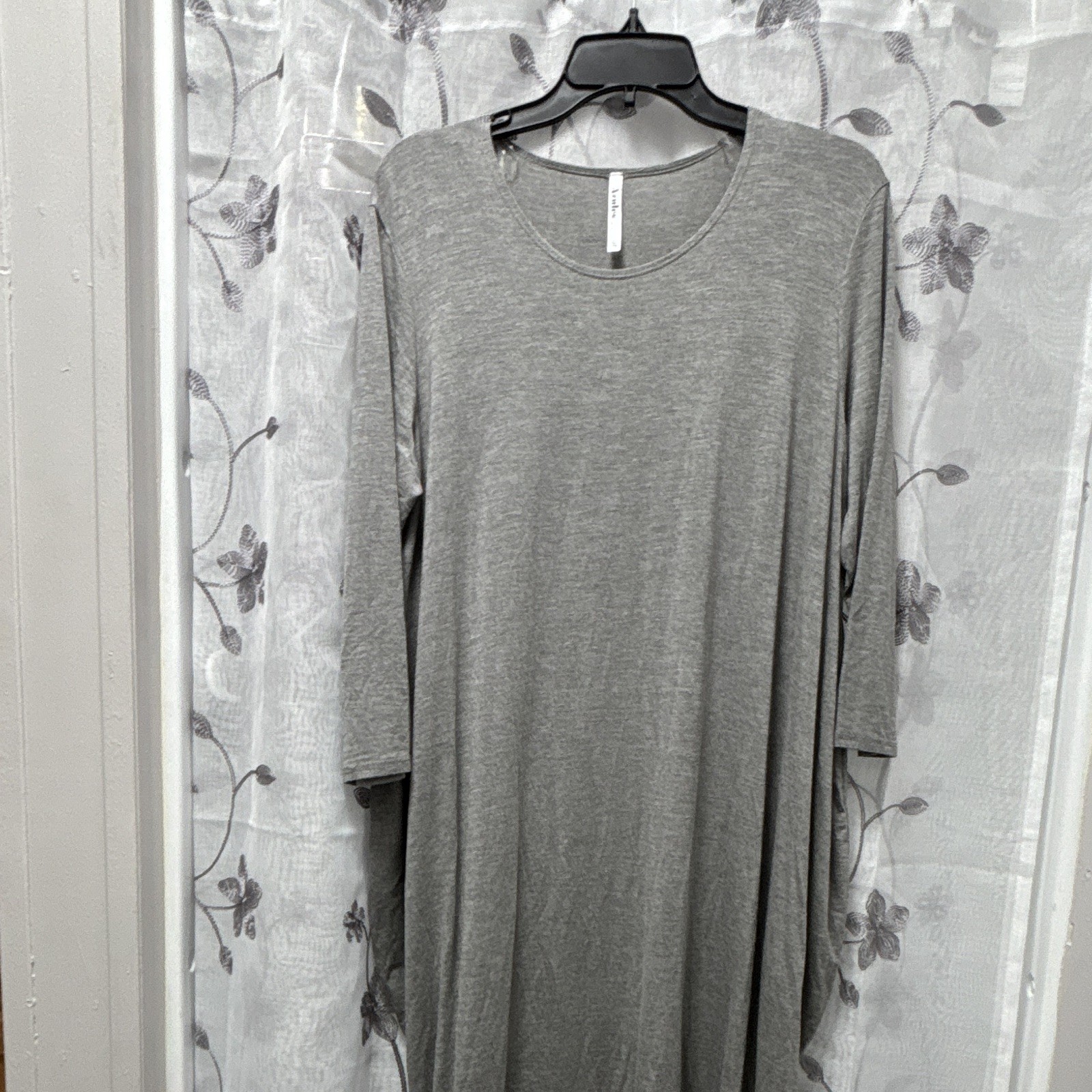 Three-Quarter Length Sleeves With This T-Shirt Style Dress Midi XL By Azules Three-Quarter Length Sleeves With This T-Shirt Style Dress Midi XL By Azules