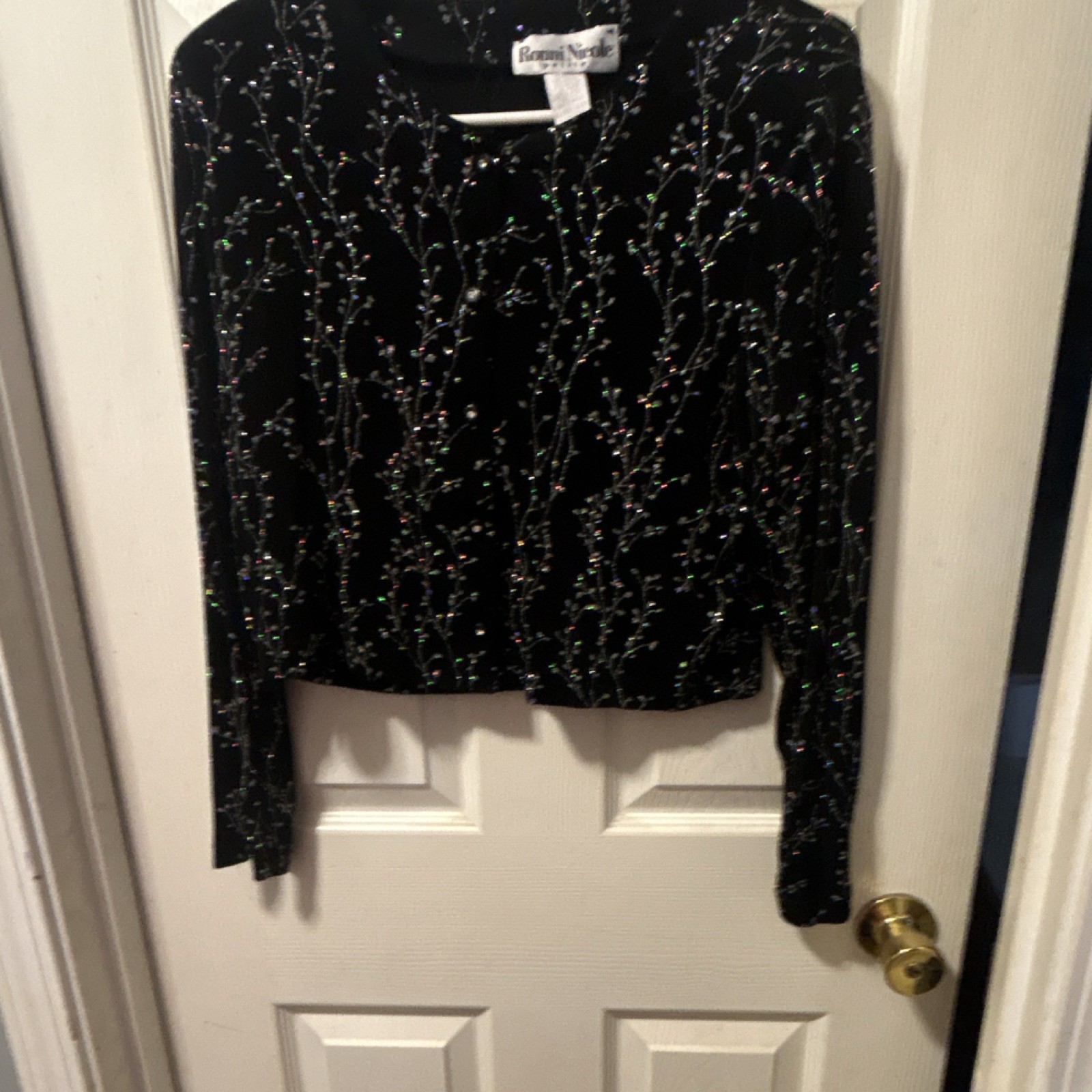 Ronni Nicole Petite 12P Black Velvet Sequin Floral Button-Front Blouse Ronni Nicole Petite 12P Black Velvet Sequin Floral Button-Front Blouse