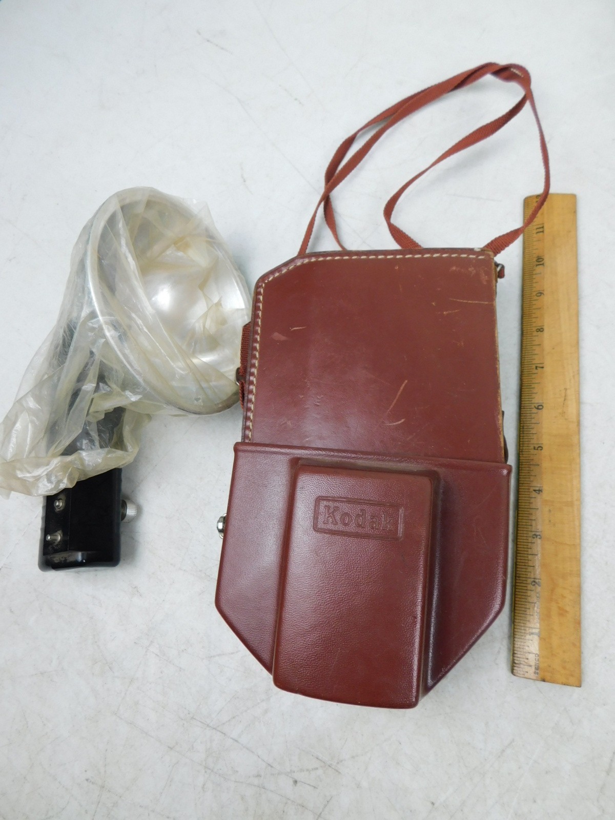 Vintage Kodak Camera Zoom 8 Reflex No. 140 w Field Case & Flash Kodalite Vintage Kodak Camera Zoom 8 Reflex No. 140 w Field Case & Flash Kodalite