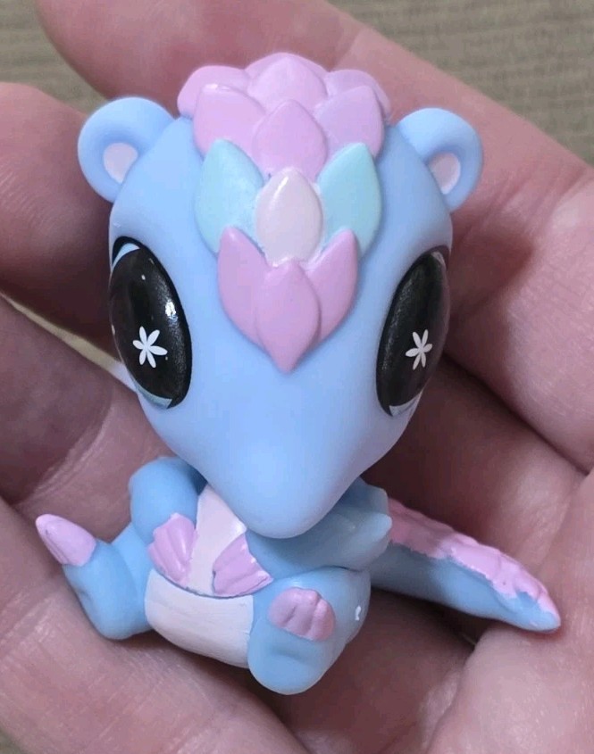 Hasbro Basic Fun LPS Littlest Pet Shop G7 #592 Pangolin Furrytail Forest Set Hasbro Basic Fun LPS Littlest Pet Shop G7 #592 Pangolin Furrytail Forest Set