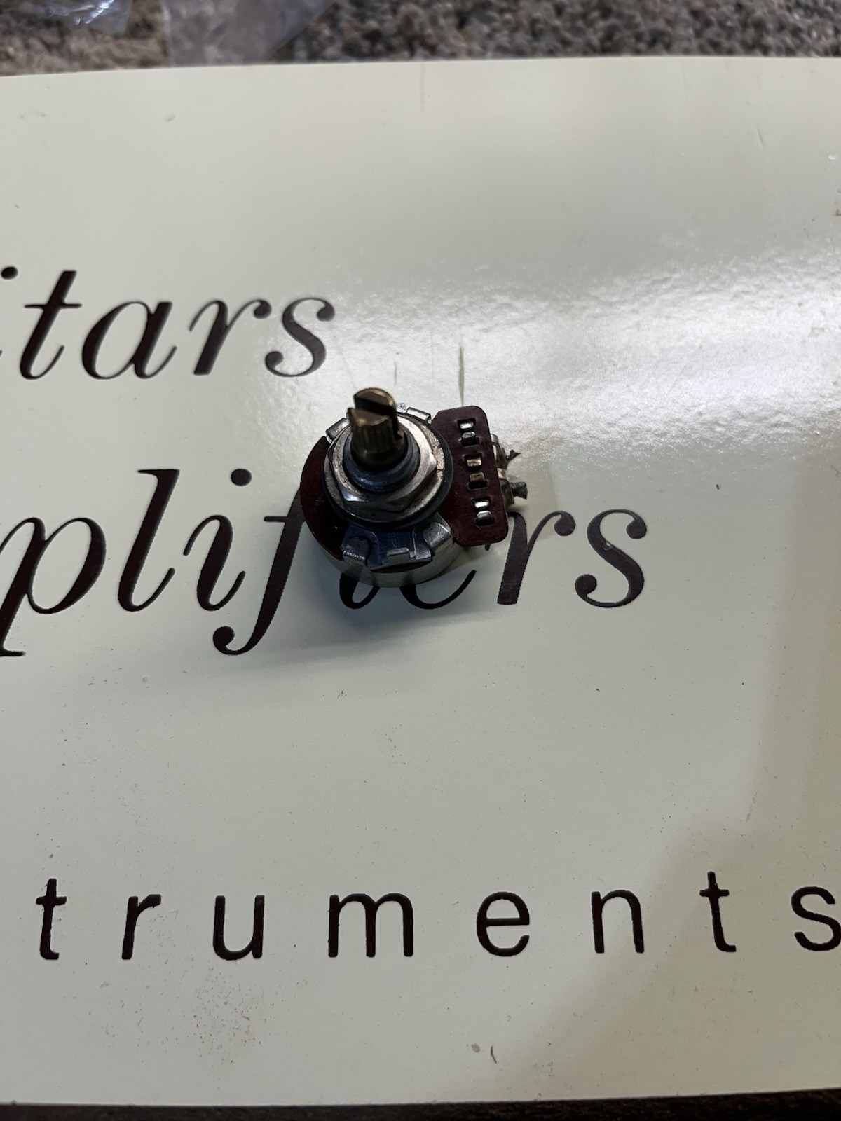 Vintage 1960's Electric Guitar Split Shaft Pot Tested & Working Vintage 1960's Electric Guitar Split Shaft Pot Tested & Working