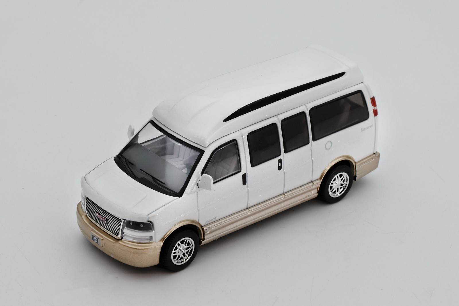 Shadow  1:64 SAVANA Explorer Alloy car Model Collectible Ornament Gift toy