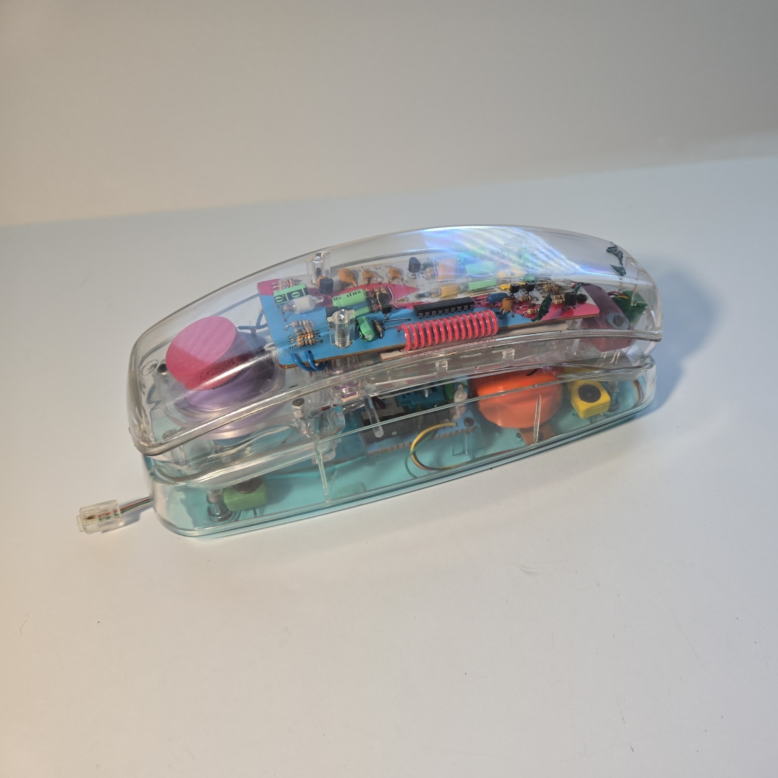 Clear Unisonic Model 6900 See Thru Telephone Phone 80’s Retro Untested. Clear Unisonic Model 6900 See Thru Telephone Phone 80’s Retro Untested.