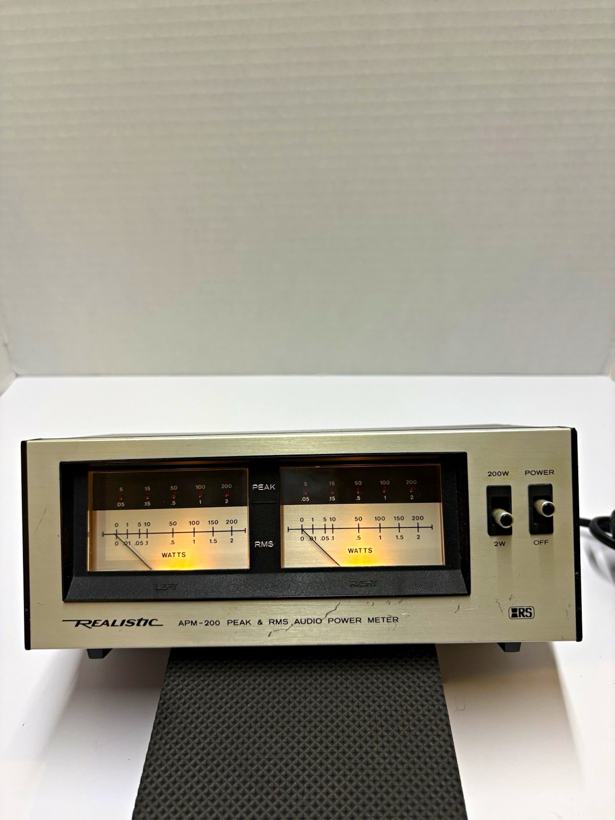 Realistic APM-200 Peak & RMS Audio Power Meter Model APM-200 MPN 42-2102 Realistic APM-200 Peak & RMS Audio Power Meter Model APM-200 MPN 42-2102