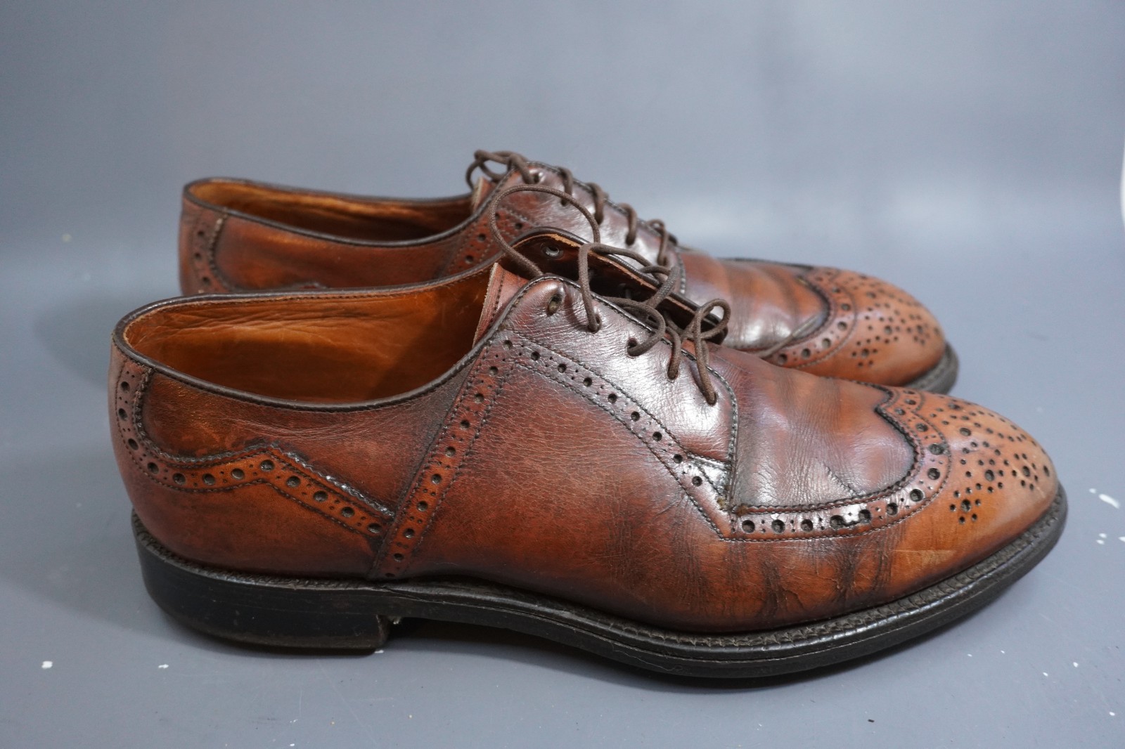 Vintage FootJoy Men 9.5C Brown Leather Full Brogue Wingtip Cleated Golf Shoes Vintage FootJoy Men 9.5C Brown Leather Full Brogue Wingtip Cleated Golf Shoes