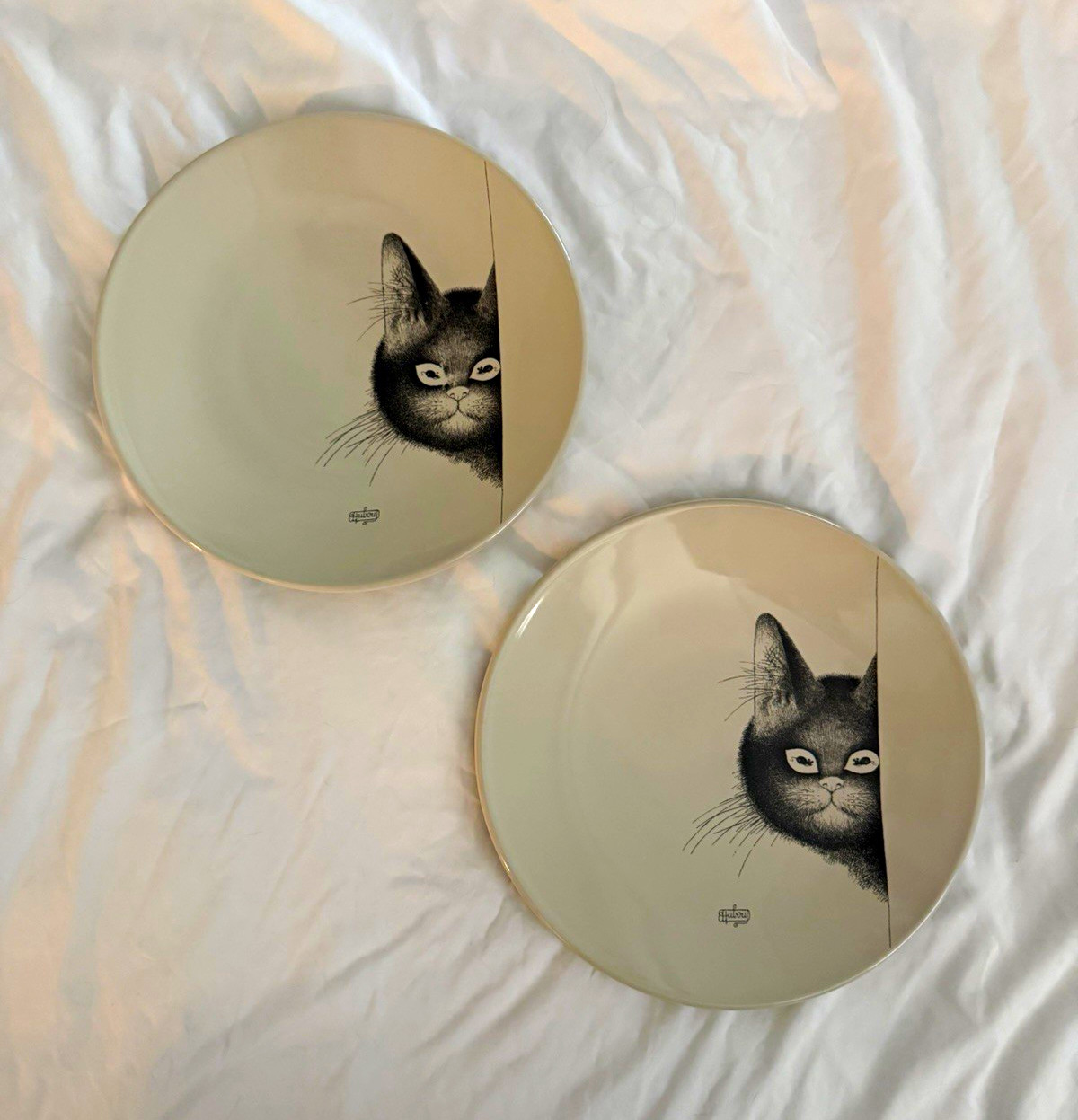 vtg 1998 a. dubout french “sweet eyes” cat plate set of 2 vtg 1998 a. dubout french “sweet eyes” cat plate set of 2