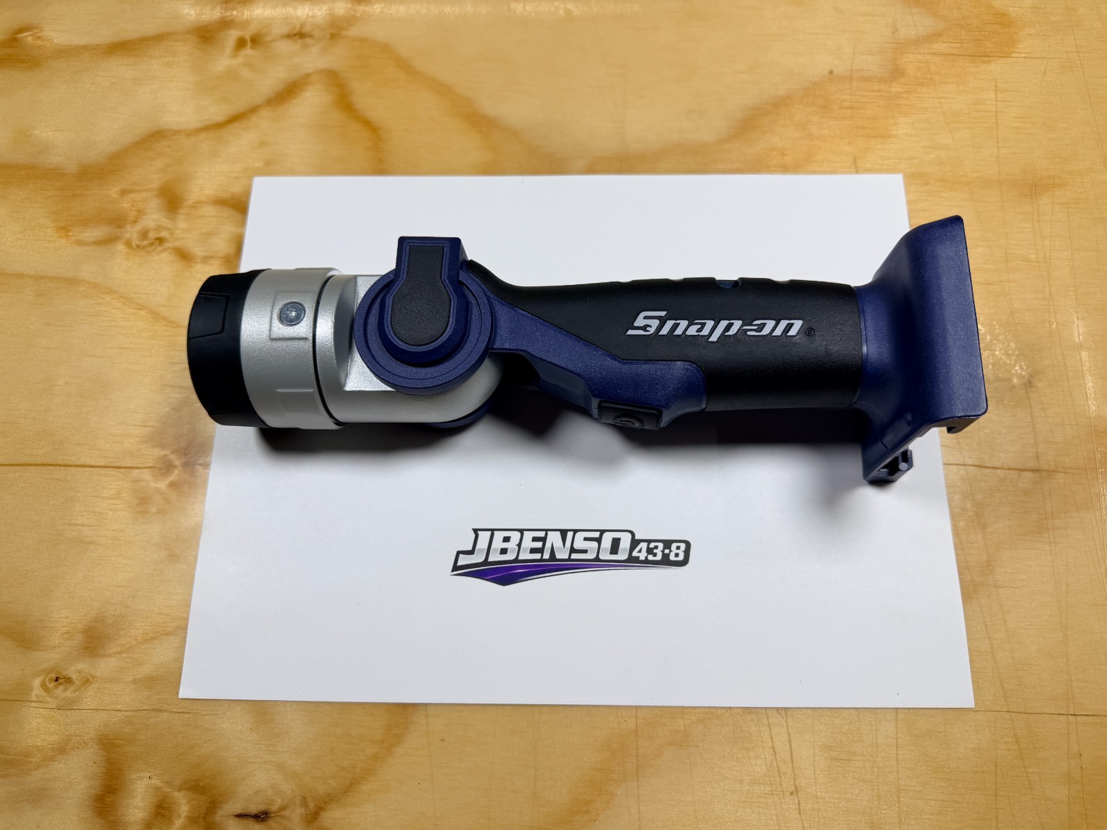 Snap-on Tools NEW POWER BLUE 18v 800 Lumen Cordless Work Light CTLED9050MB Snap-on Tools NEW POWER BLUE 18v 800 Lumen Cordless Work Light CTLED9050MB