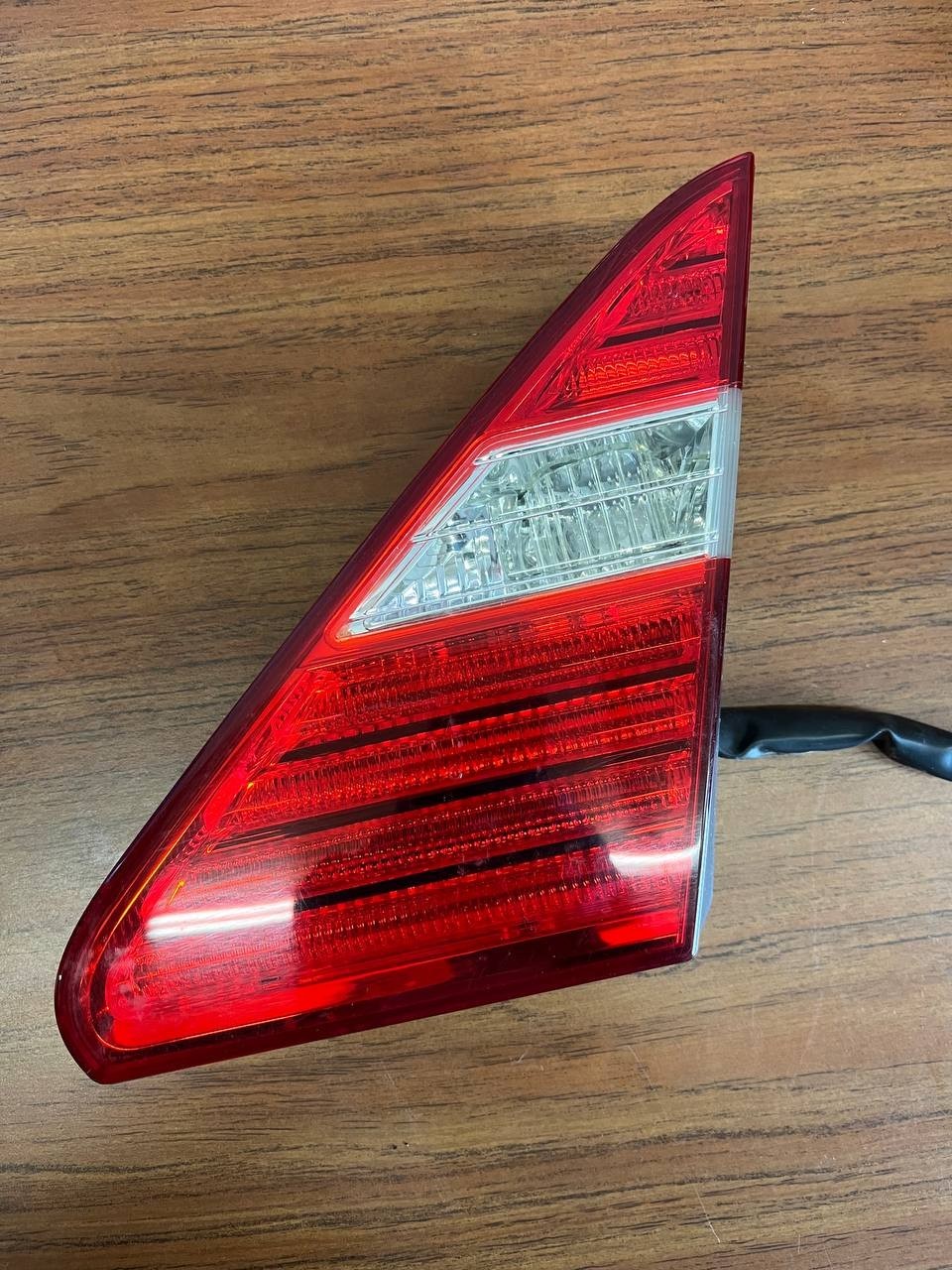 Lexus Ls430 2004-2006 Trunk Inner Right Side Led Tail Light Lexus Ls430 2004-2006 Trunk Inner Right Side Led Tail Light