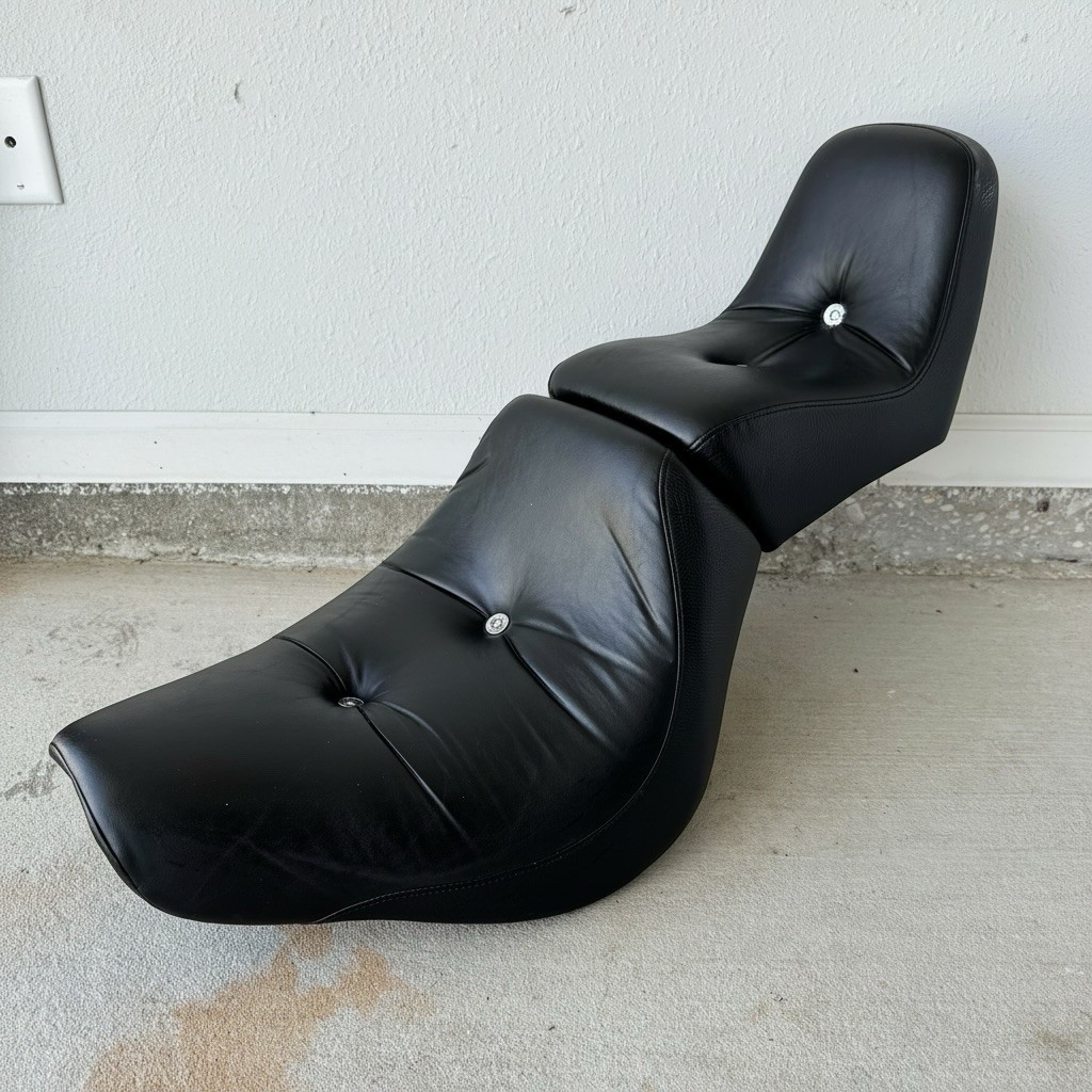 07-10 Harley-Davidson Softail Custom FXSTC OEM 2-Up Seat 51649-07A