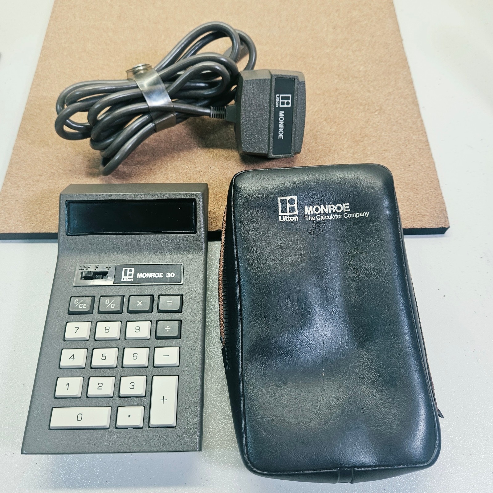 Vintage Litton Monroe Model 30 Electronic Calculator – Fully Tested & Working