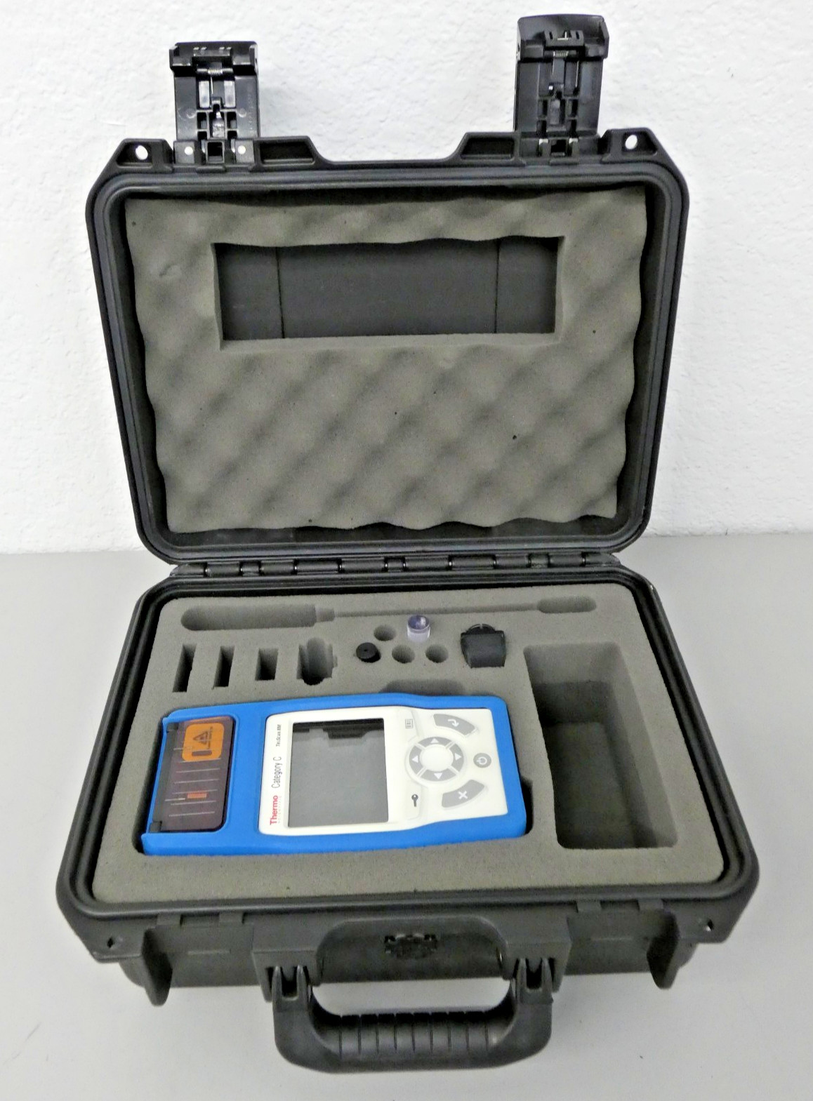 Thermo Scientific TruScan RM Handheld Raman Analyzer - Charger Cable Missing