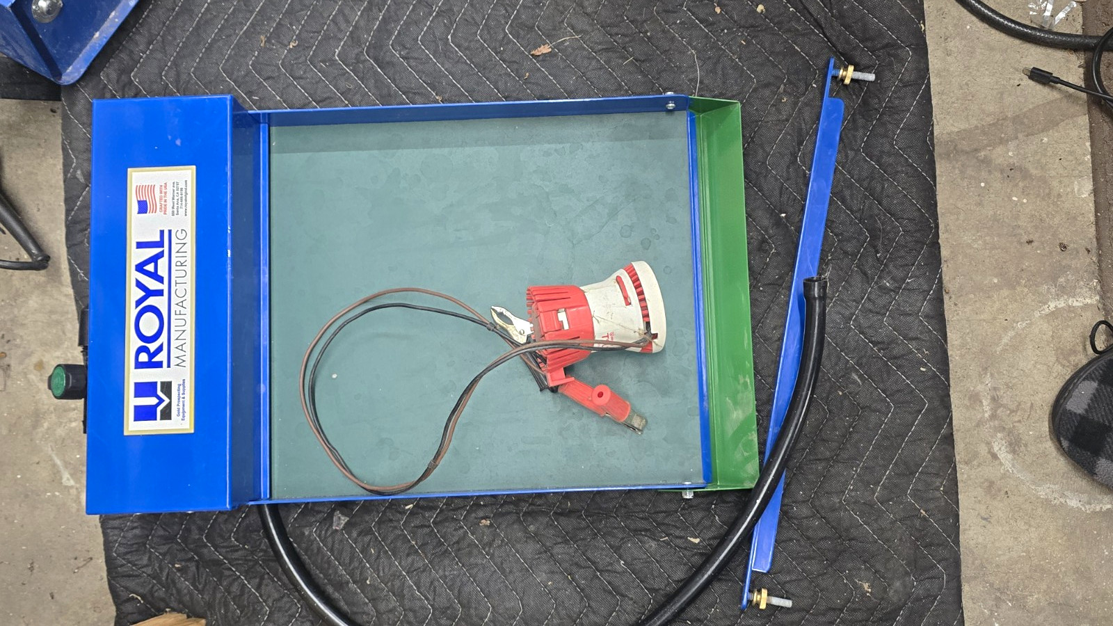 Royal Miller Table With Pump And Level Adjuster. No Tote Royal Miller Table With Pump And Level Adjuster. No Tote